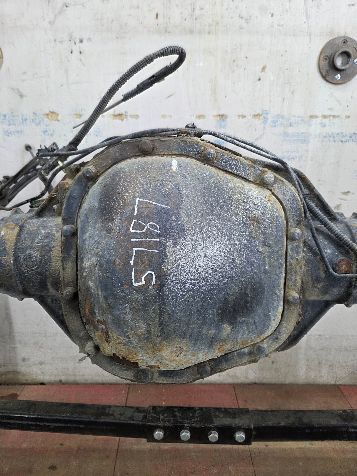 2011-2012 Ford Super Duty F250 F350 Rear Axle 3.55 Gear Ratio Electric Locking Rear End 184k miles