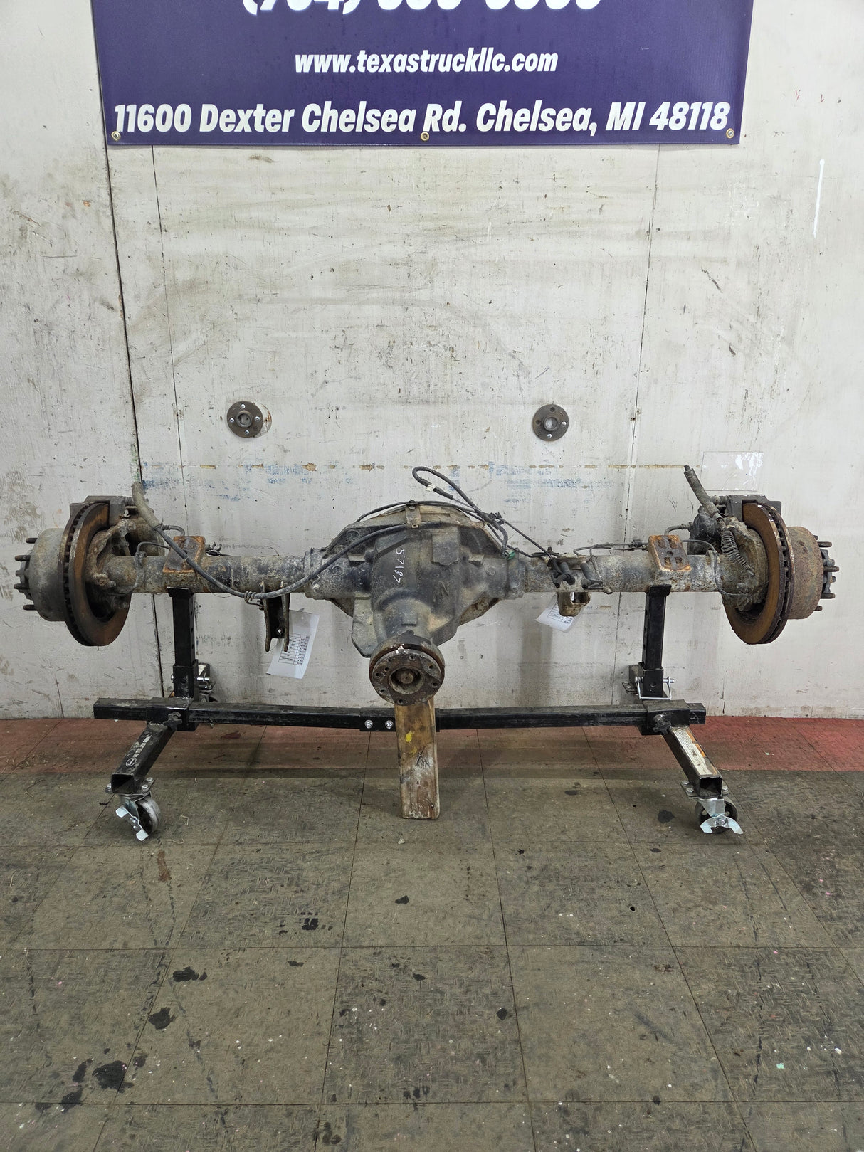 2011-2012 Ford Super Duty F250 F350 Rear Axle 3.55 Gear Ratio Electric Locking Rear End 184k miles