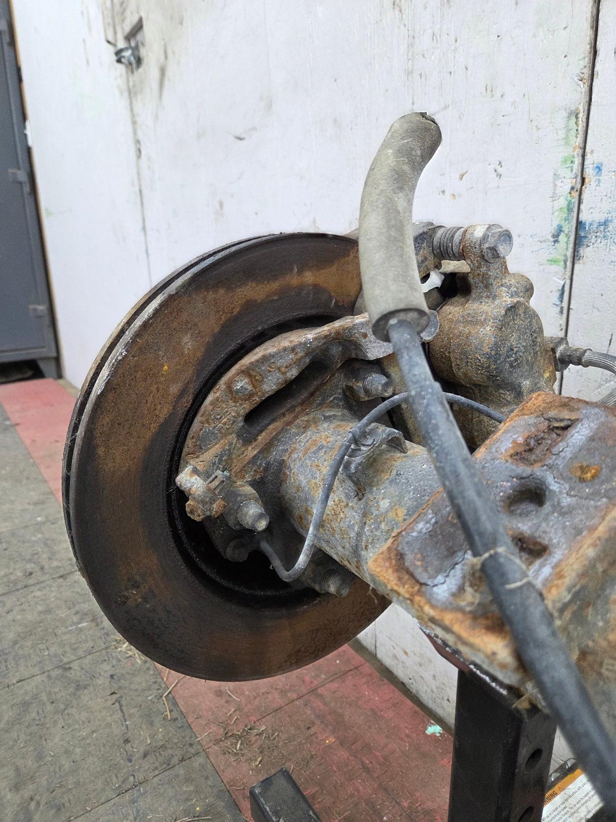 2011-2012 Ford Super Duty F250 F350 Rear Axle 3.55 Gear Ratio Electric Locking Rear End 184k miles