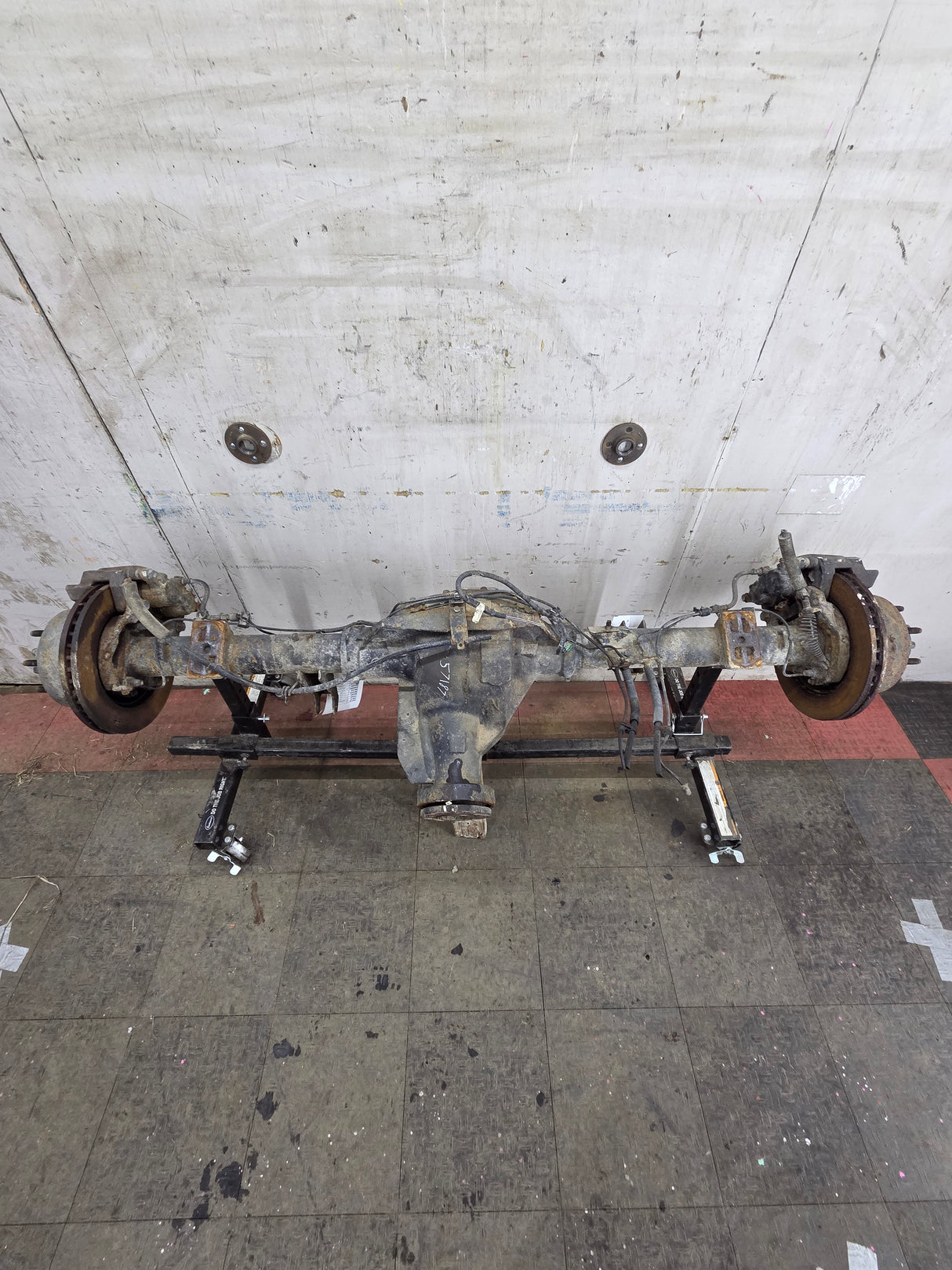 2011-2012 Ford Super Duty F250 F350 Rear Axle 3.55 Gear Ratio Electric Locking Rear End 184k miles
