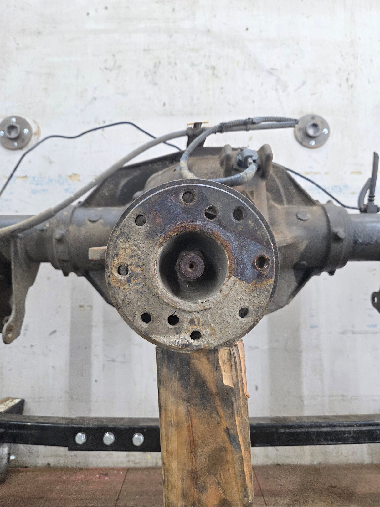 2008-2010 Ford Super Duty F250 F350 SRW Rear Axle 3.73 Gear Ratio