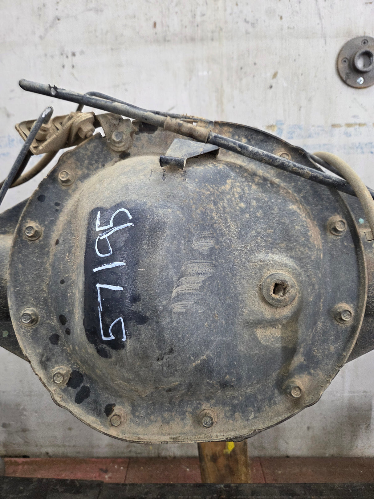 2014-2018 Chevrolet Silverado GMC Sierra 1500 Rear Axle 9.5" ring gear, 12 bolt, 3.42 ratio