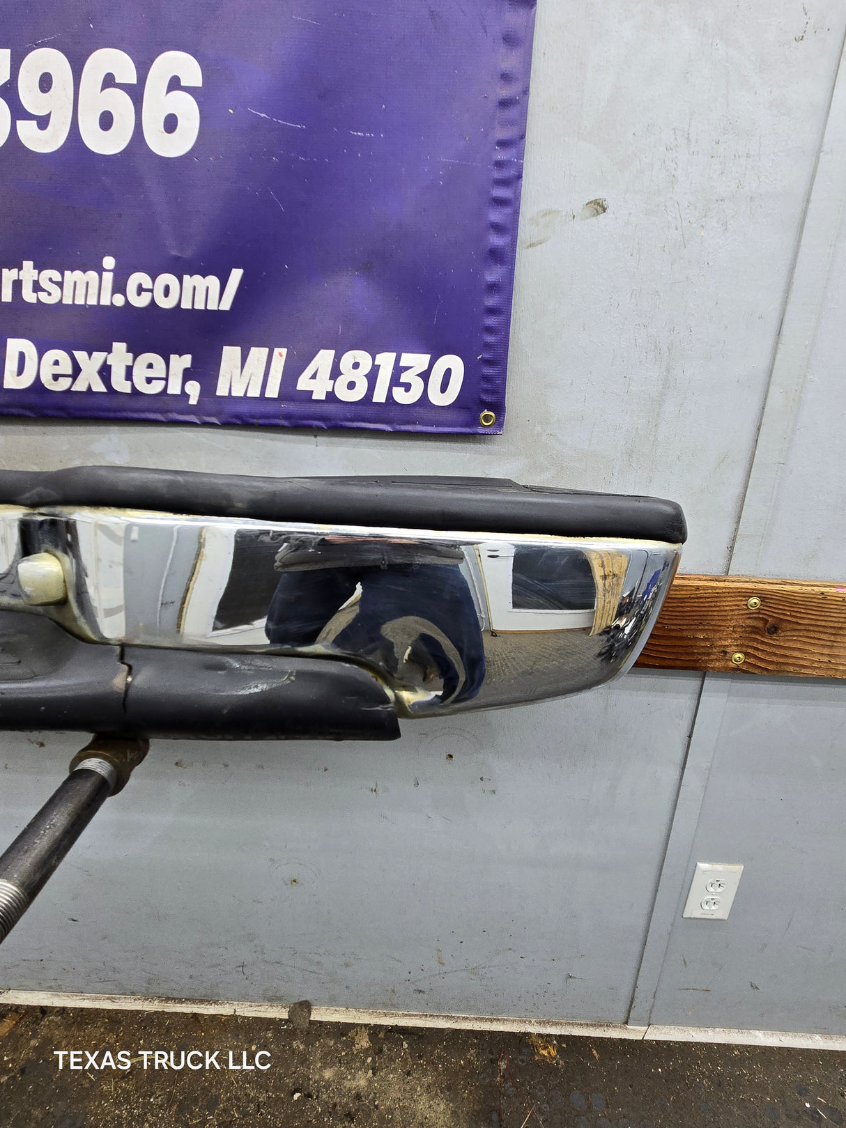 1999-2007 Chevrolet Silverado / GMC Sierra 2500 3500 HD Rear Bumper - Chrome