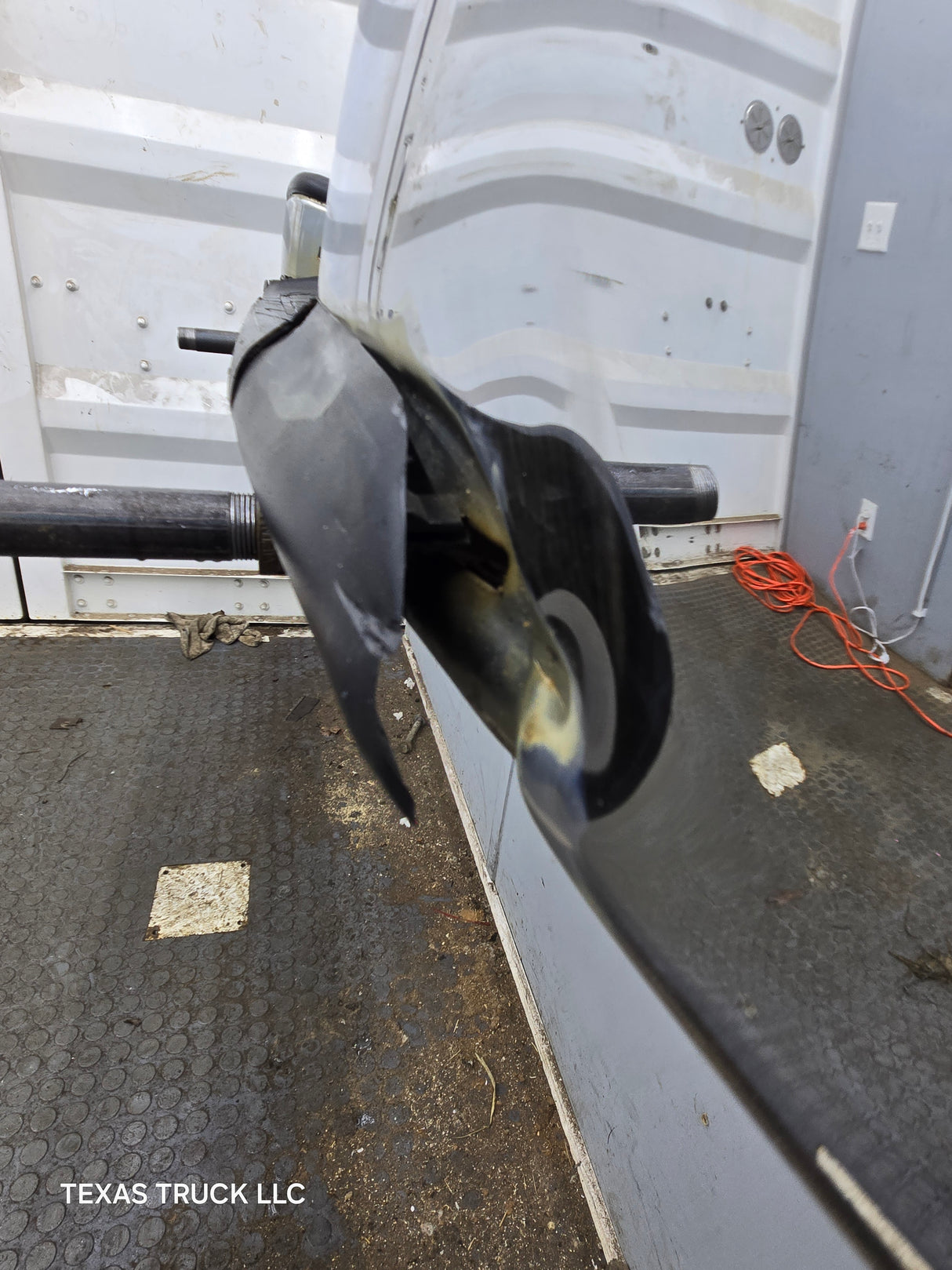 1999-2007 Chevrolet Silverado / GMC Sierra 2500 3500 HD Rear Bumper - Chrome