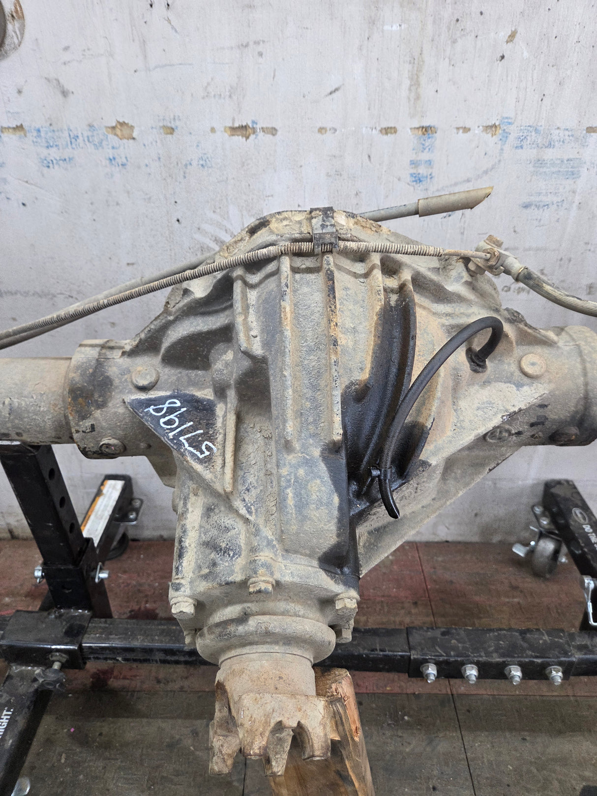 2001-2007 Chevrolet Silverado / GMC Sierra 2500 3500 HD Rear Axle 4.10 10.5"