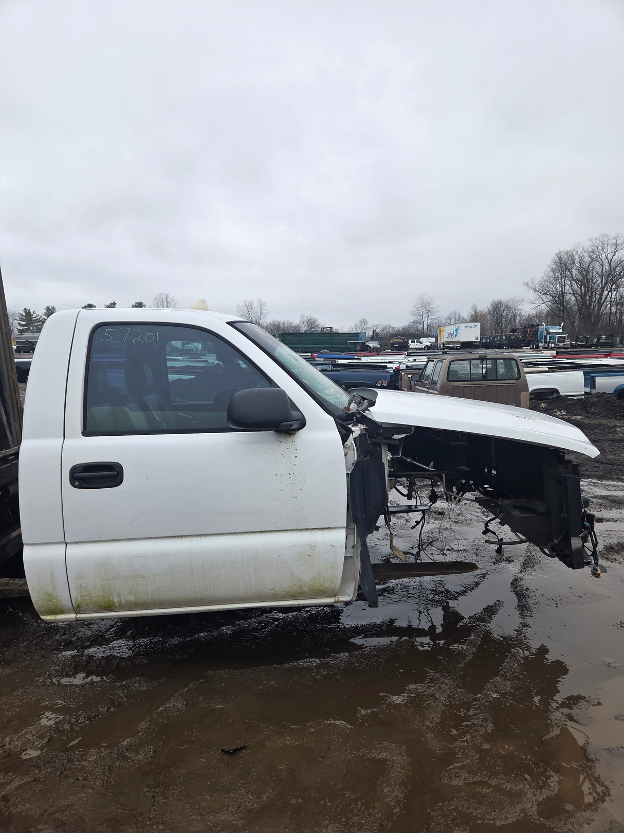 1999-2007 Chevrolet Silverado / GMC Sierra 1500 2500 HD 3500HD Regular Cab Body - Summit white