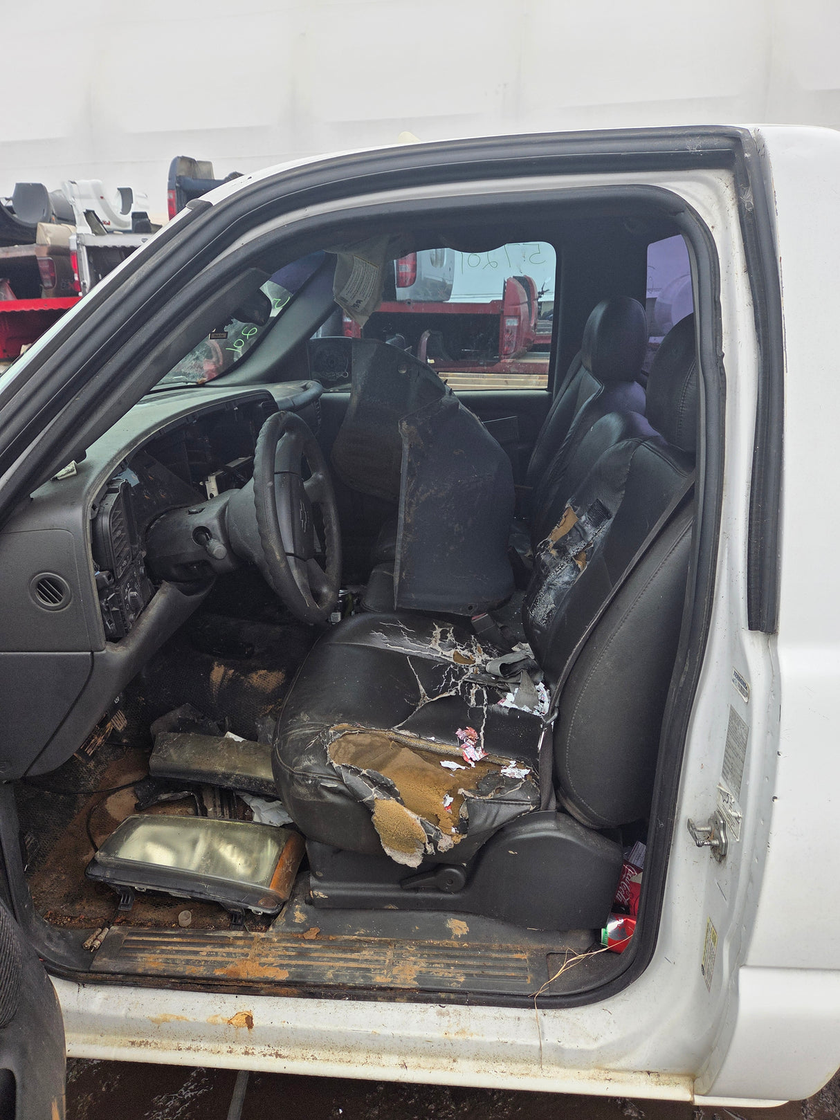 1999-2007 Chevrolet Silverado / GMC Sierra 1500 2500 HD 3500HD Regular Cab Body - Summit white