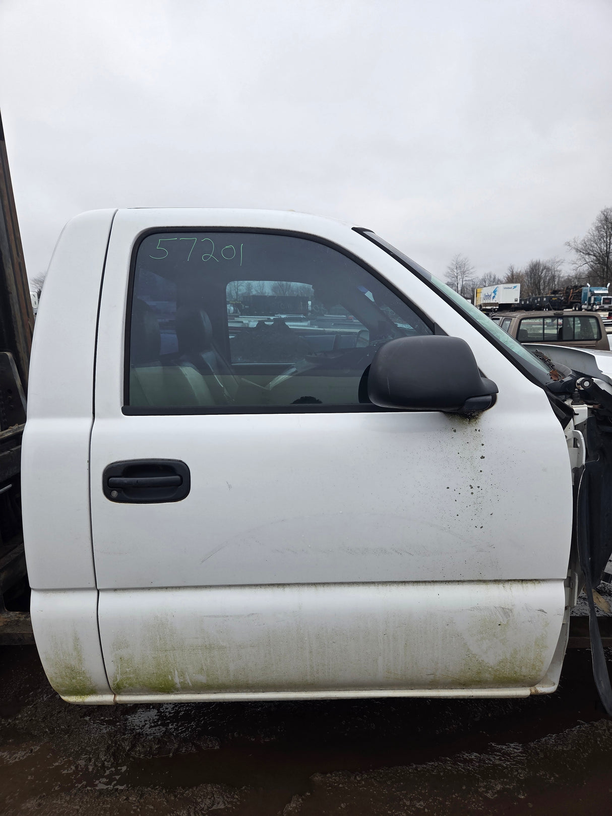 1999-2007 Chevrolet Silverado / GMC Sierra 1500 2500 HD 3500HD Regular Cab Body - Summit white
