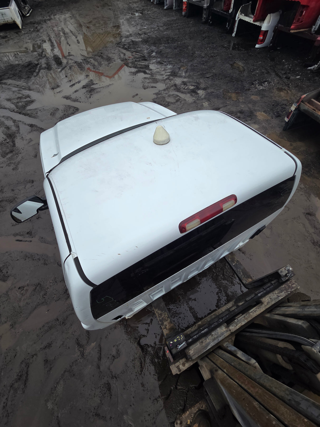 1999-2007 Chevrolet Silverado / GMC Sierra 1500 2500 HD 3500HD Regular Cab Body - Summit white