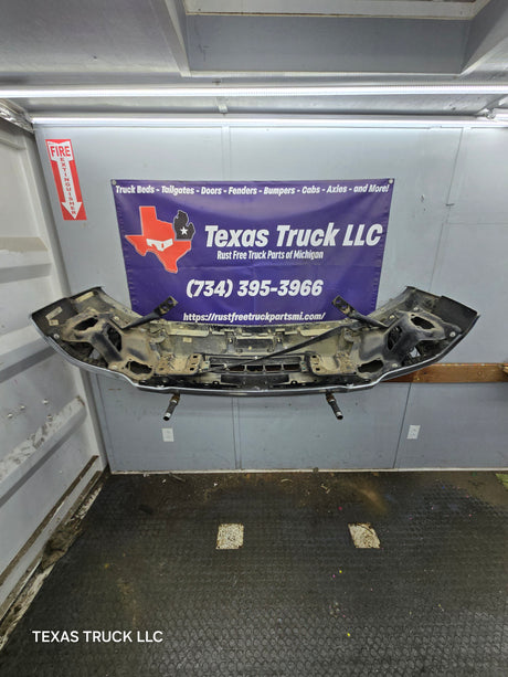 2024-2025 Chevrolet Silverado 2500/3500 HD Front Bumper - Chrome