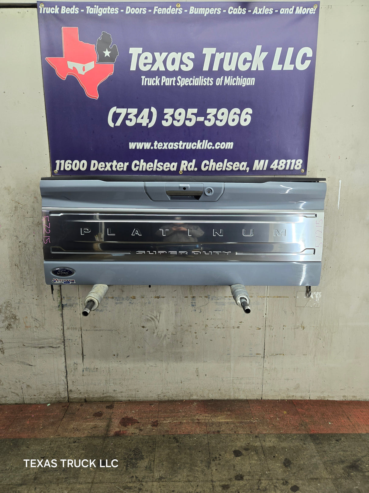 2023-2026 Ford F250 F350 F450 F550 Super Duty PLATINUM Tailgate W/Step