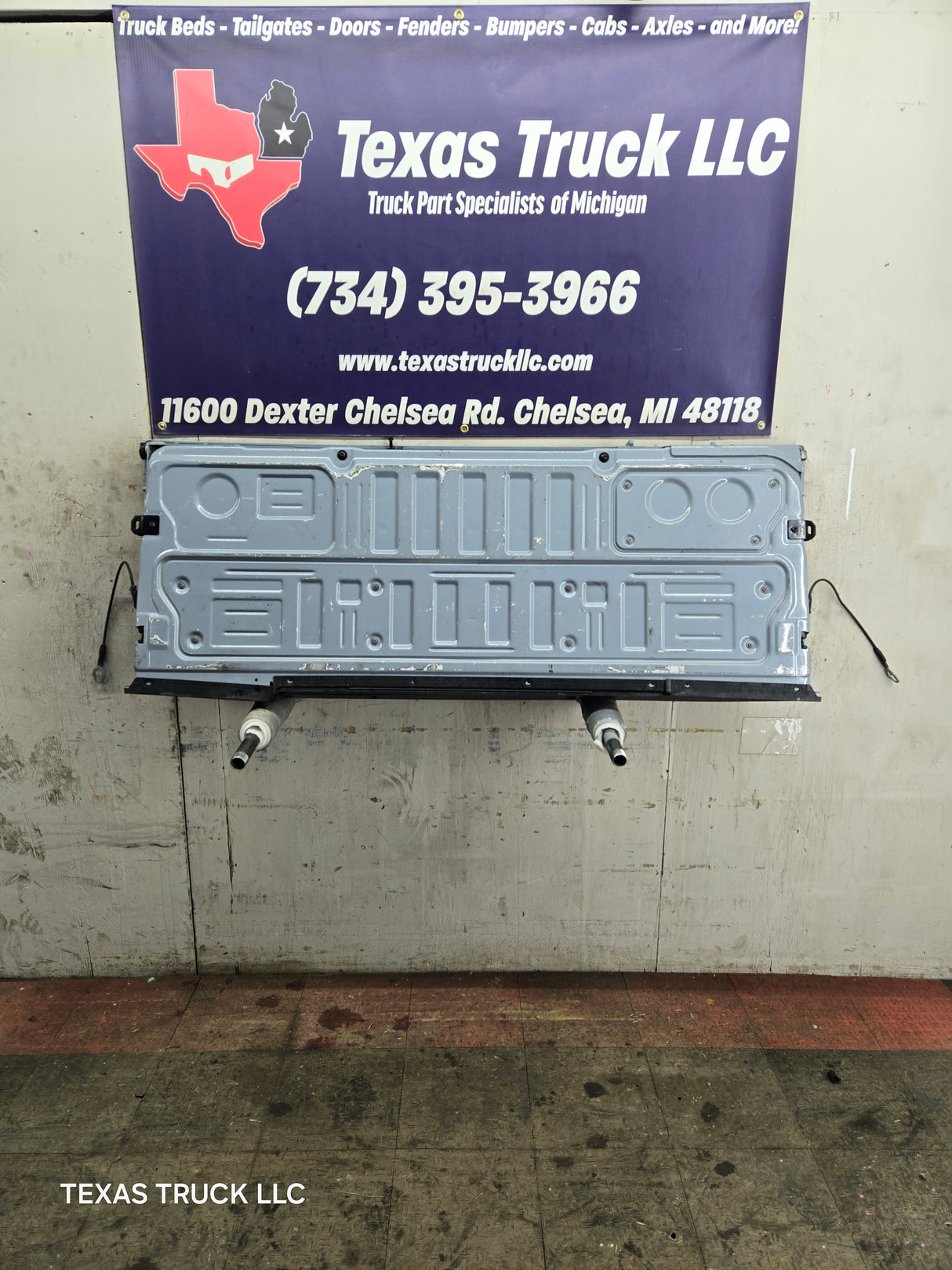 2023-2026 Ford F250 F350 F450 F550 Super Duty PLATINUM Tailgate W/Step