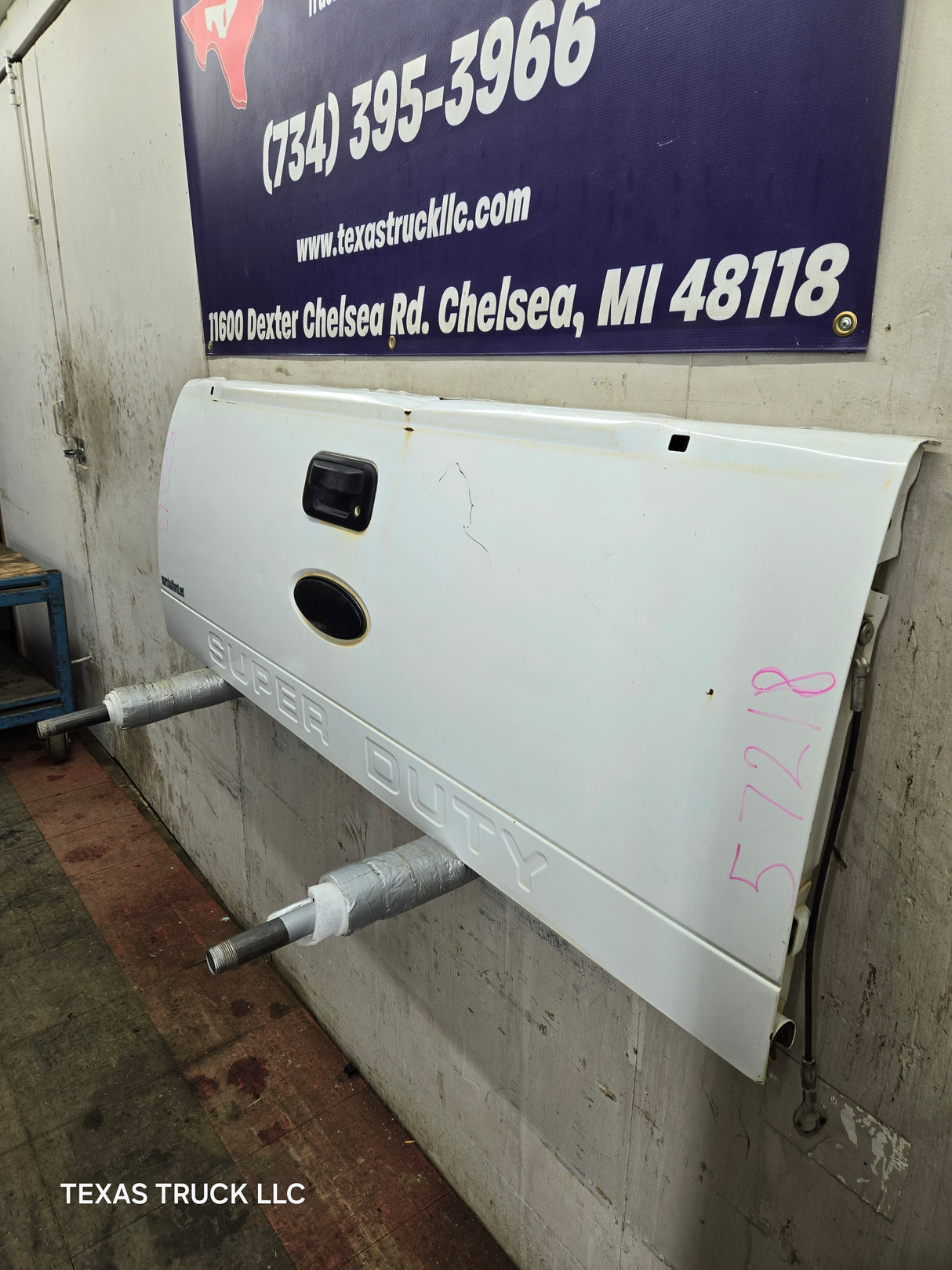 2008-2016 Ford Super Duty Tailgate F250 F350 F450 F550 - Oxford White