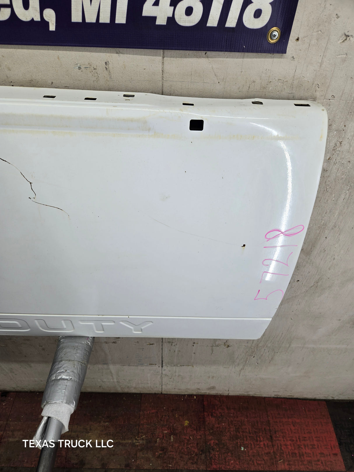 2008-2016 Ford Super Duty Tailgate F250 F350 F450 F550 - Oxford White