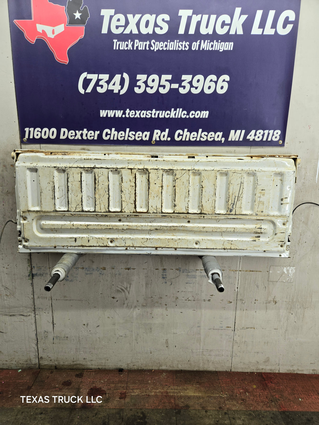 2008-2016 Ford Super Duty Tailgate F250 F350 F450 F550 - Oxford White