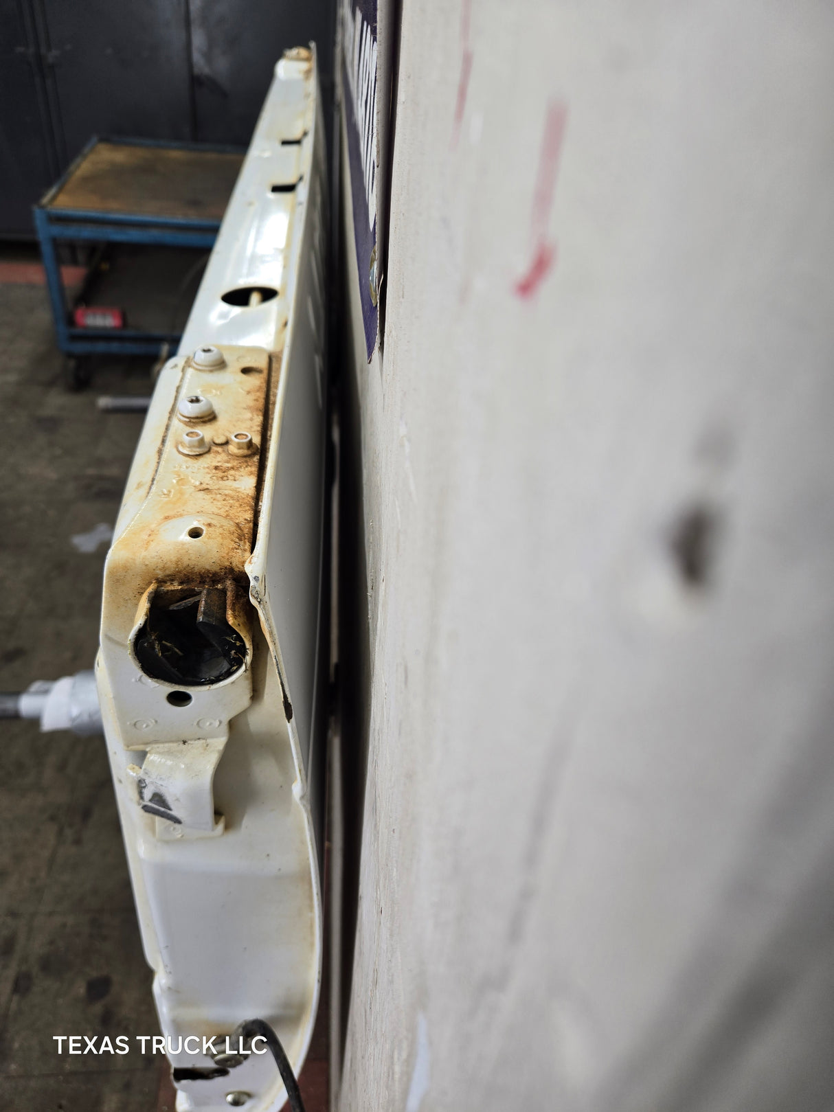 2008-2016 Ford Super Duty Tailgate F250 F350 F450 F550 - Oxford White