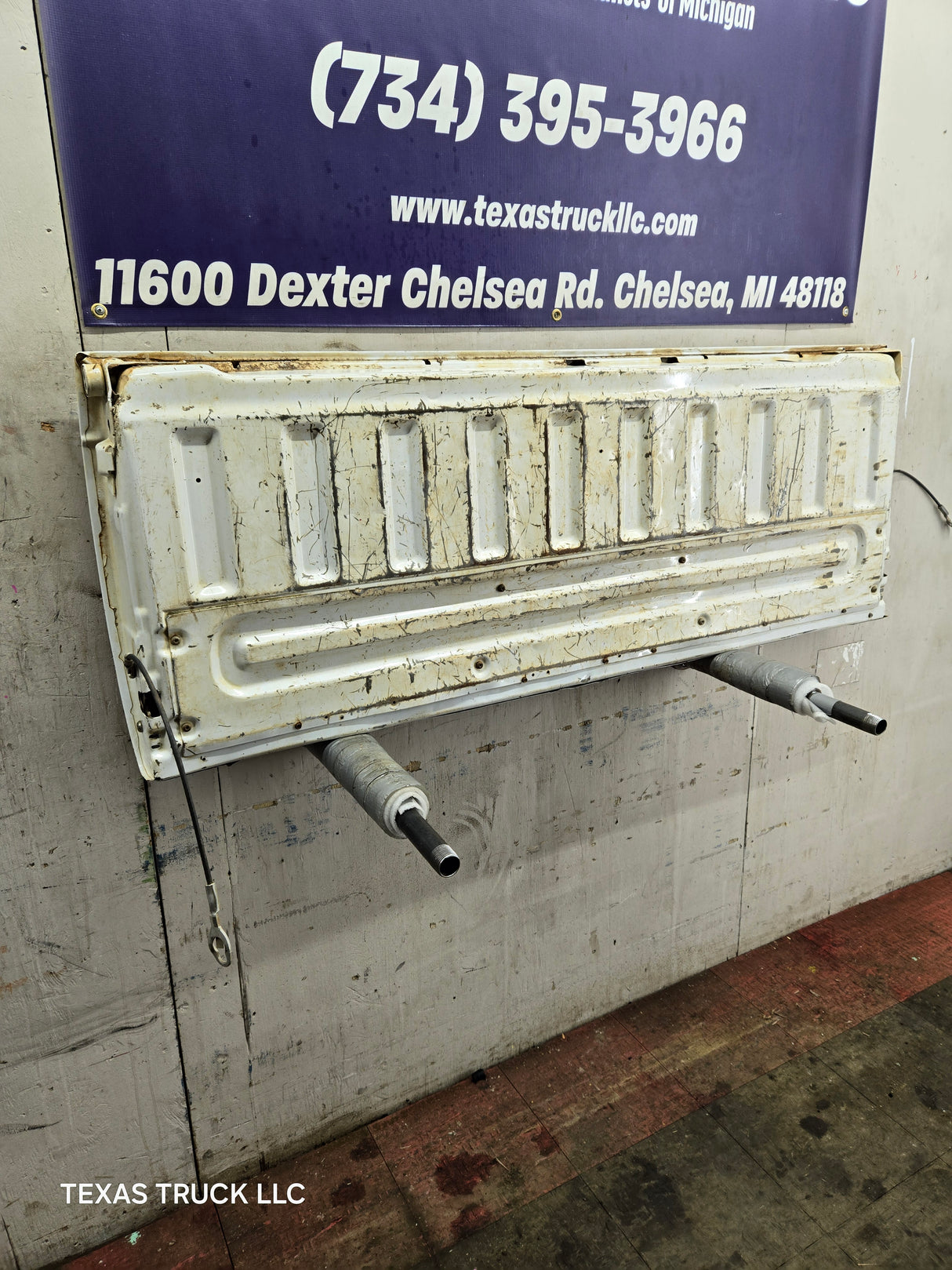 2008-2016 Ford Super Duty Tailgate F250 F350 F450 F550 - Oxford White