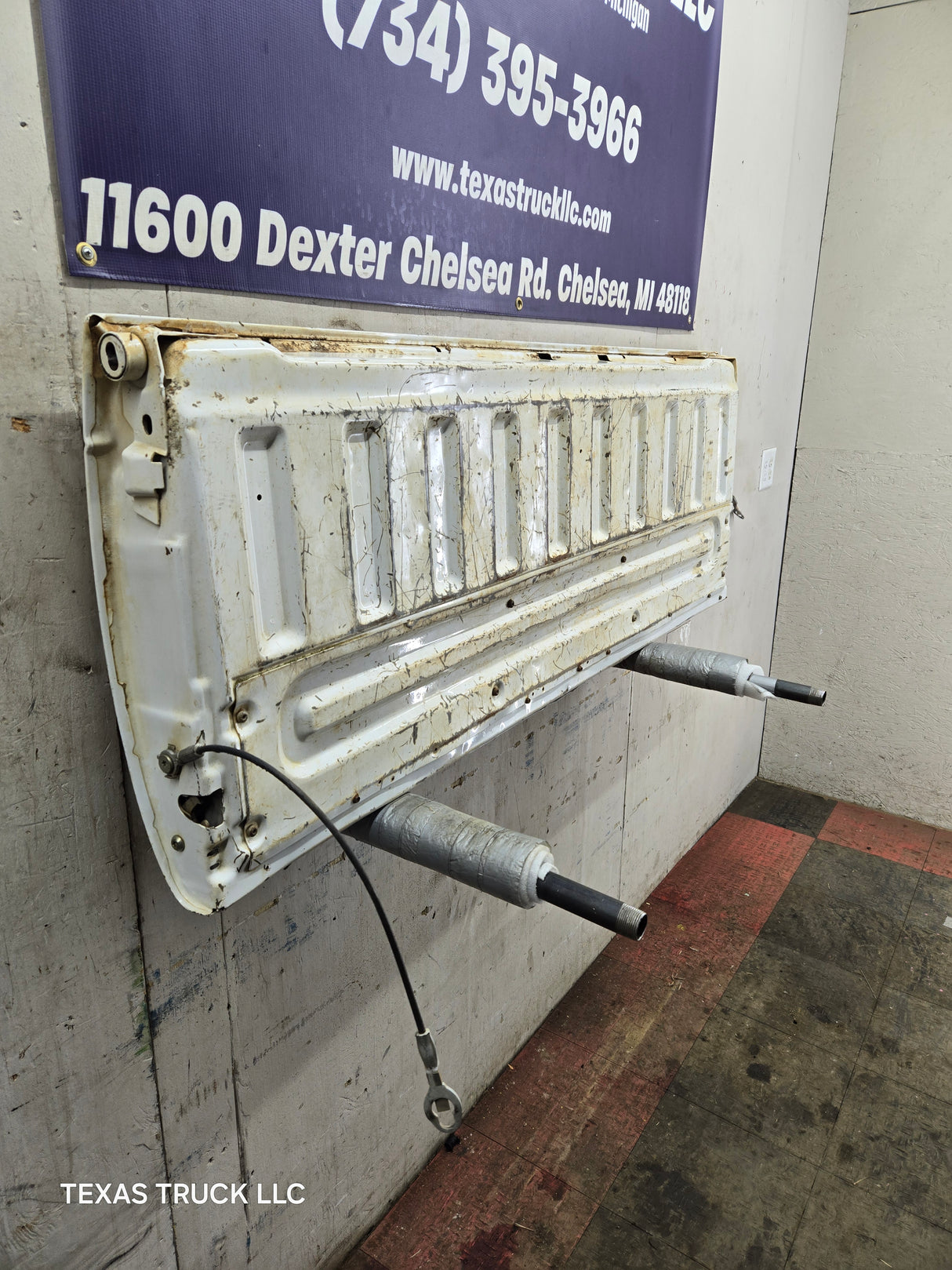 2008-2016 Ford Super Duty Tailgate F250 F350 F450 F550 - Oxford White