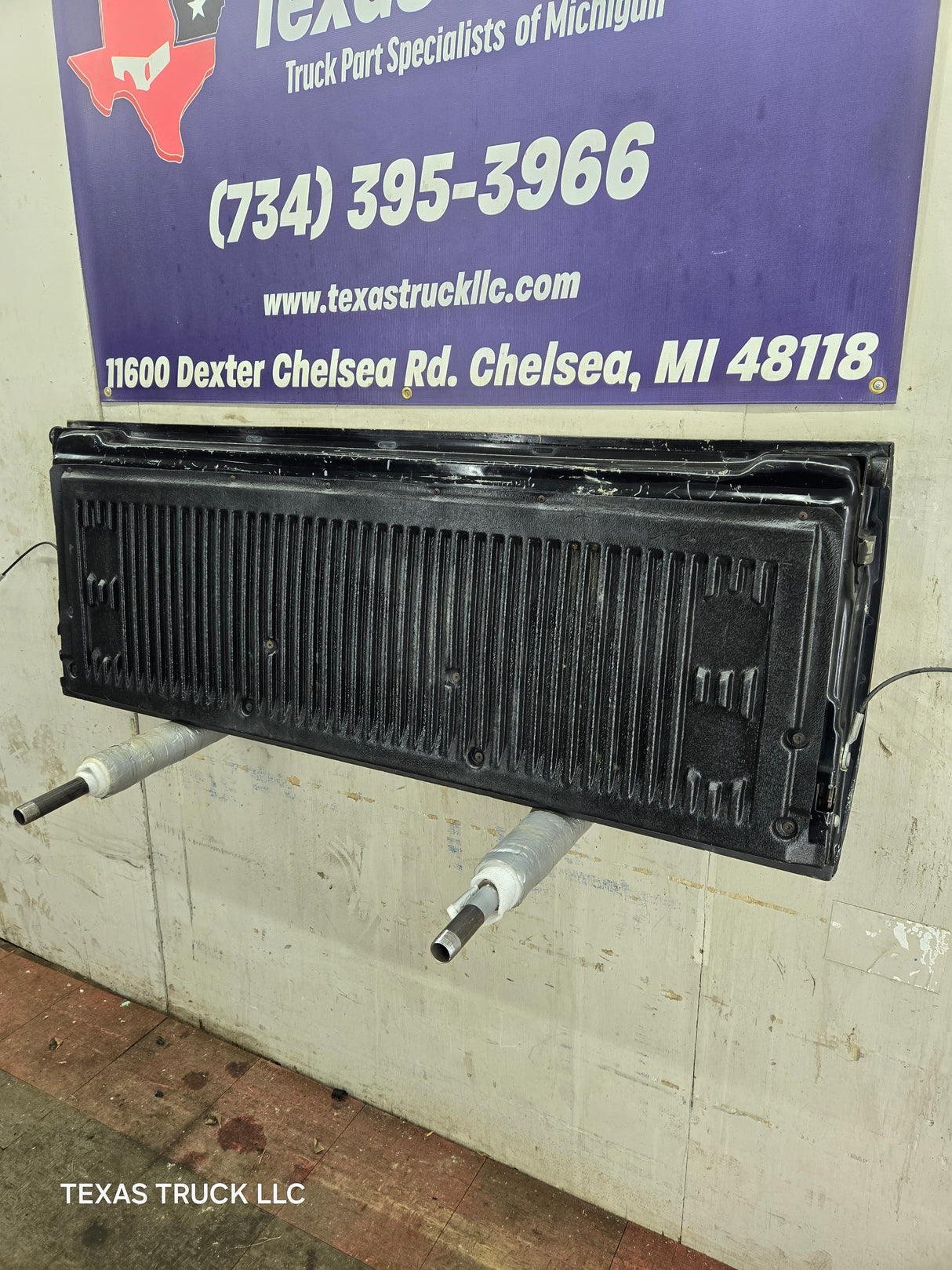 1997-2003 F150 / 1999-2007 Ford F250 F350 F450 F550 Super Duty Tailgate - Black