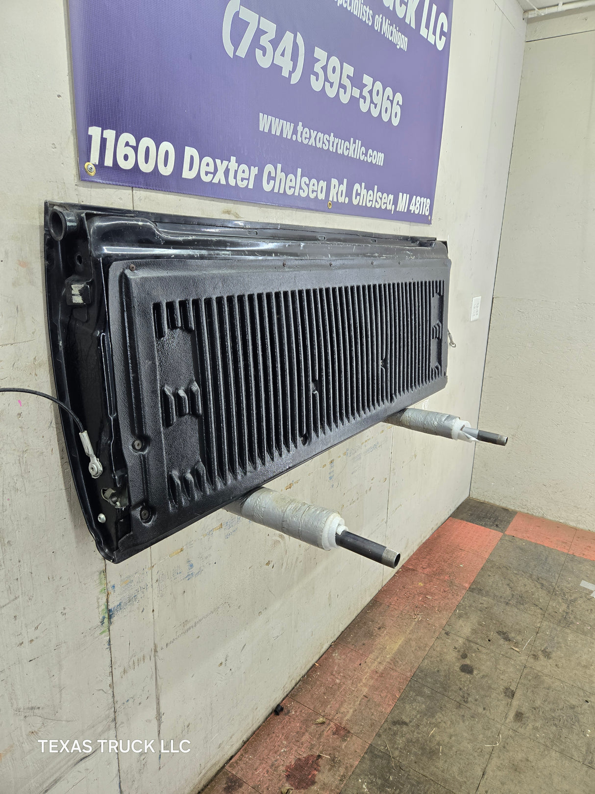 1997-2003 F150 / 1999-2007 Ford F250 F350 F450 F550 Super Duty Tailgate - Black