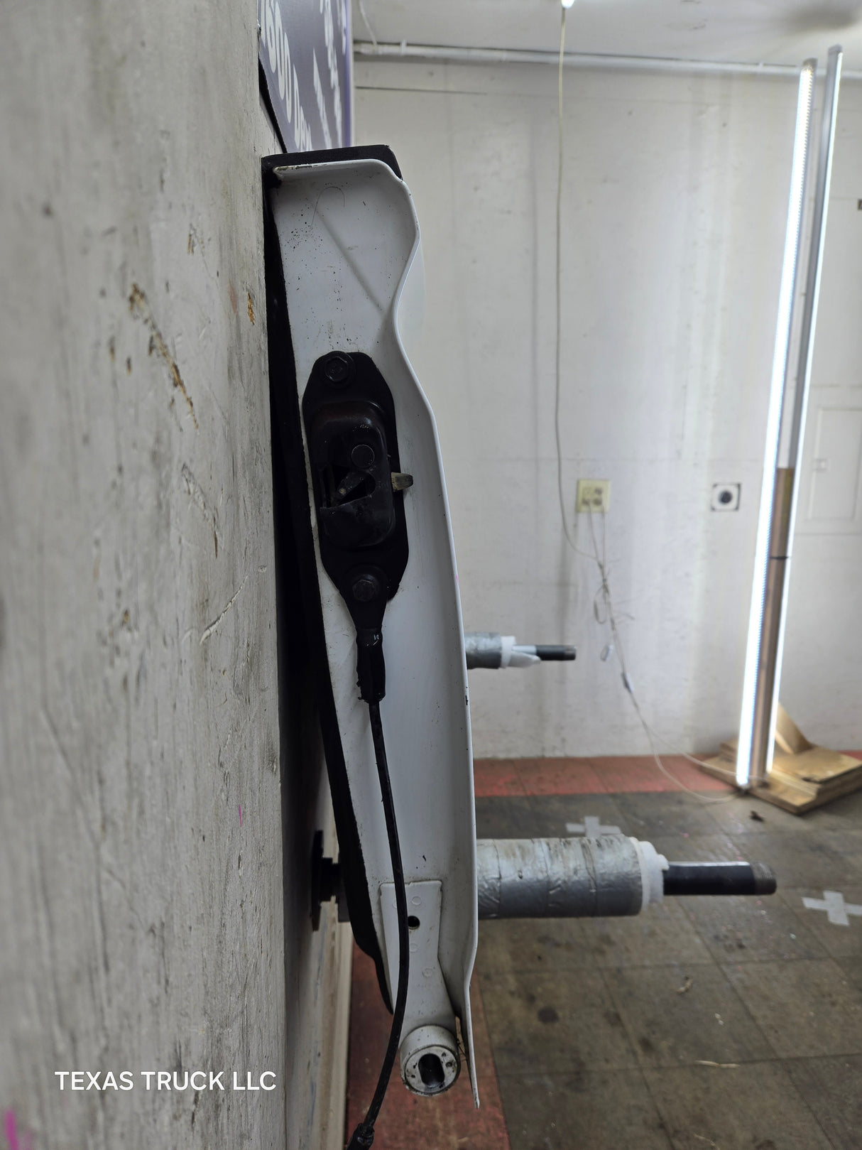 2014-2019 Chevrolet Silverado / GMC Sierra 1500 2500 3500 HD Tailgate