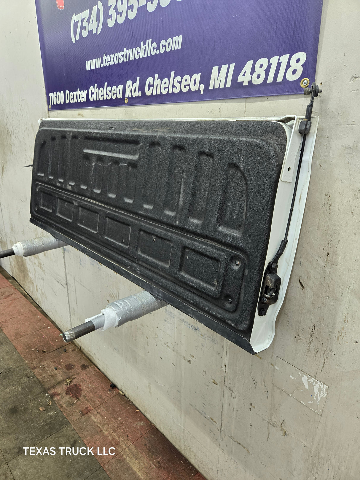 2014-2019 Chevrolet Silverado / GMC Sierra 1500 2500 3500 HD Tailgate