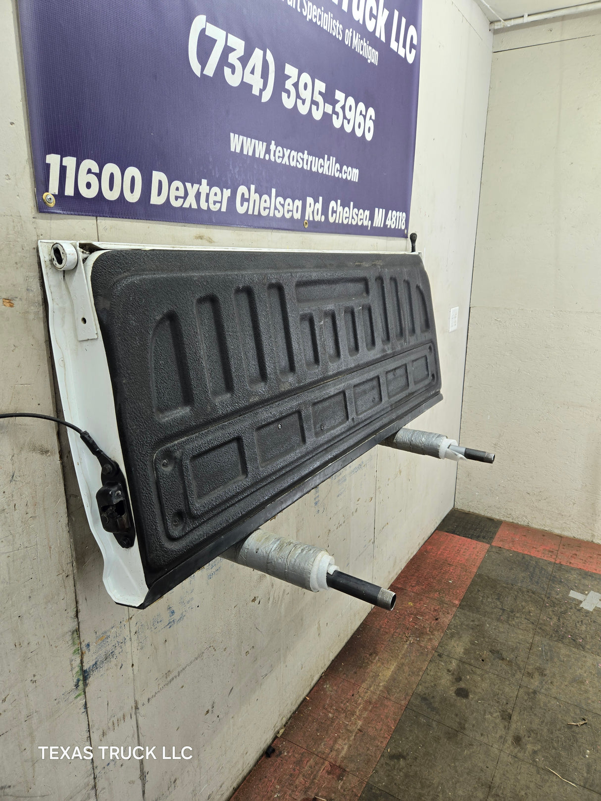 2014-2019 Chevrolet Silverado / GMC Sierra 1500 2500 3500 HD Tailgate