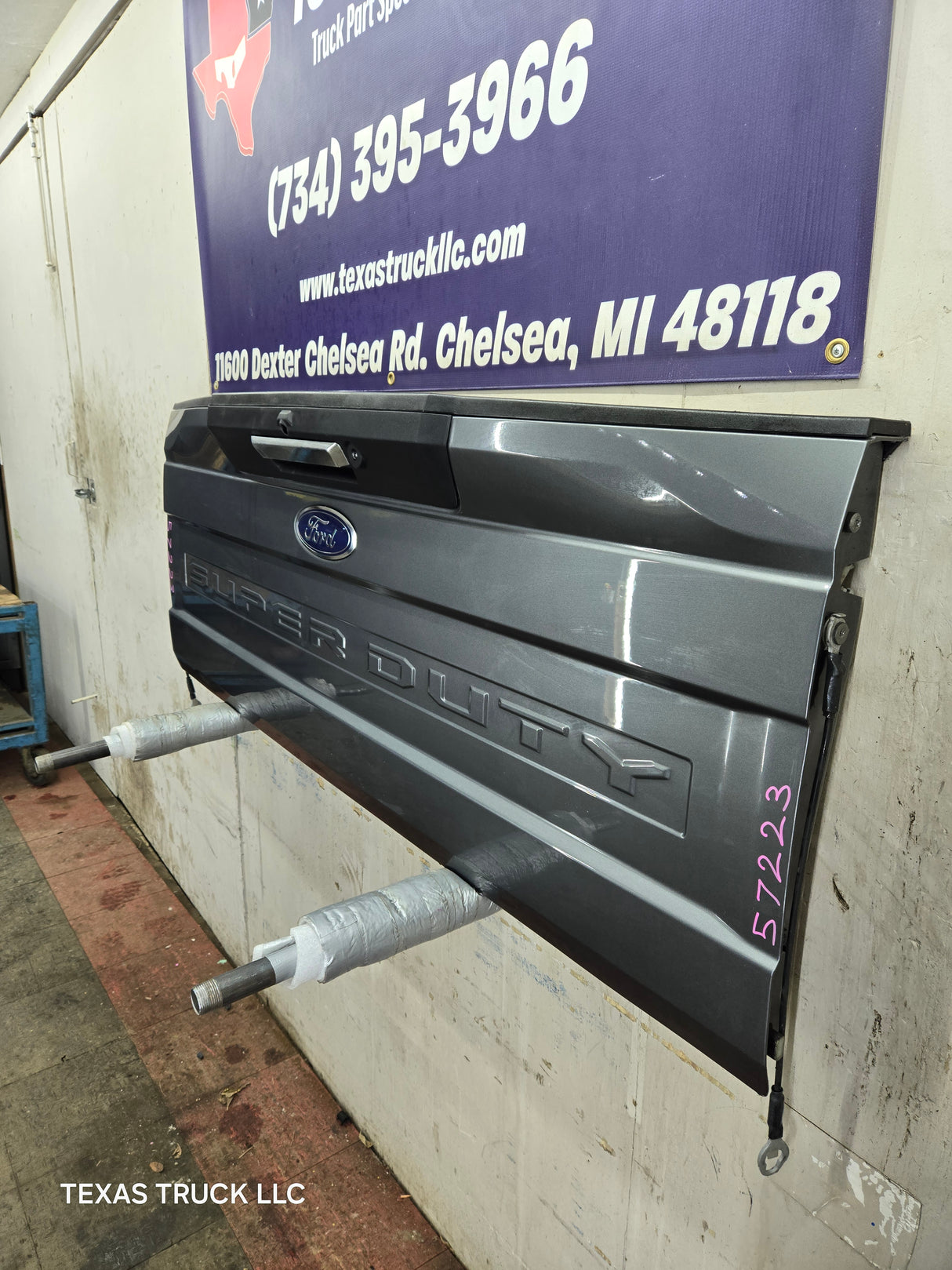 2017-2022 Ford F250 F350 F450 F550 Super Duty Tailgate With Step