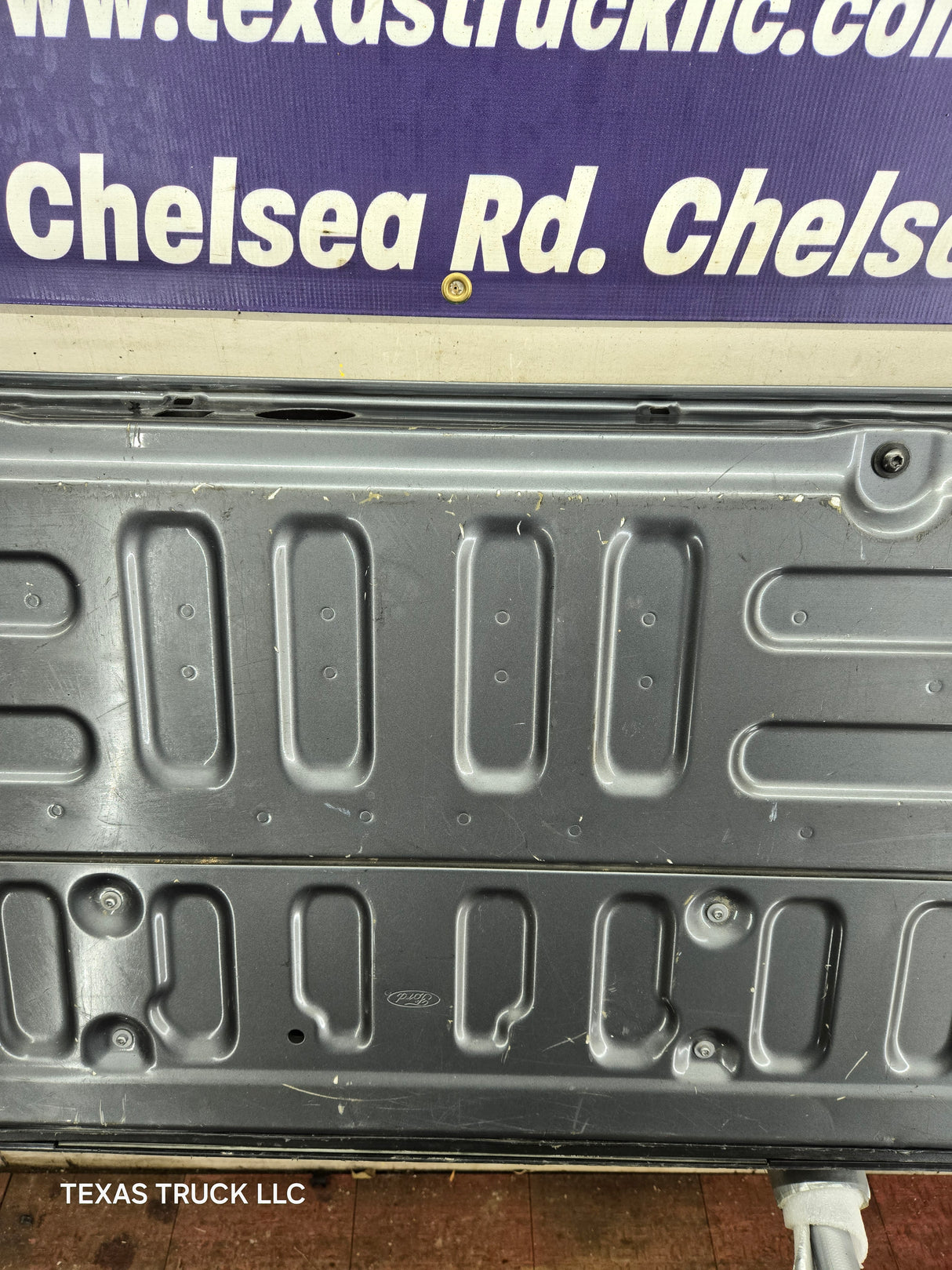 2017-2022 Ford F250 F350 F450 F550 Super Duty Tailgate With Step