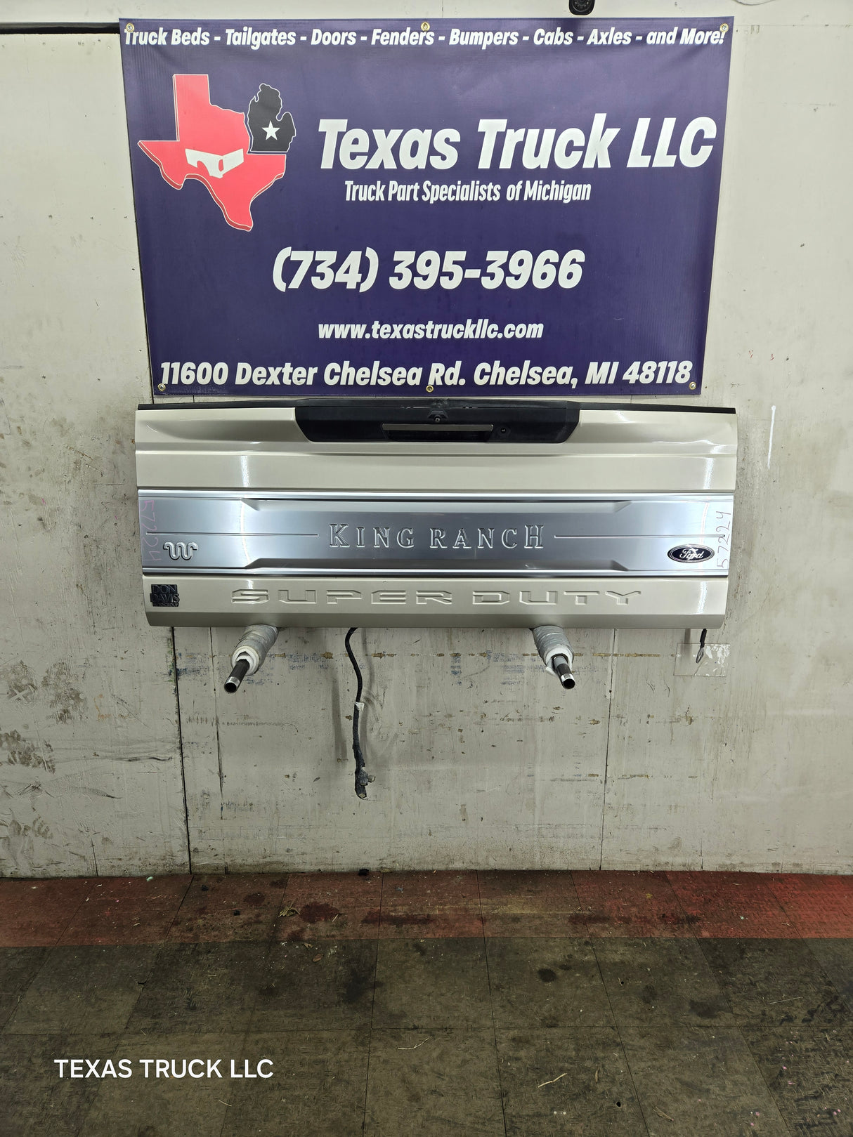 2017-2022 Ford Super Duty King Ranch Tailgate With Step & Camera F250 F350 F450 F550
