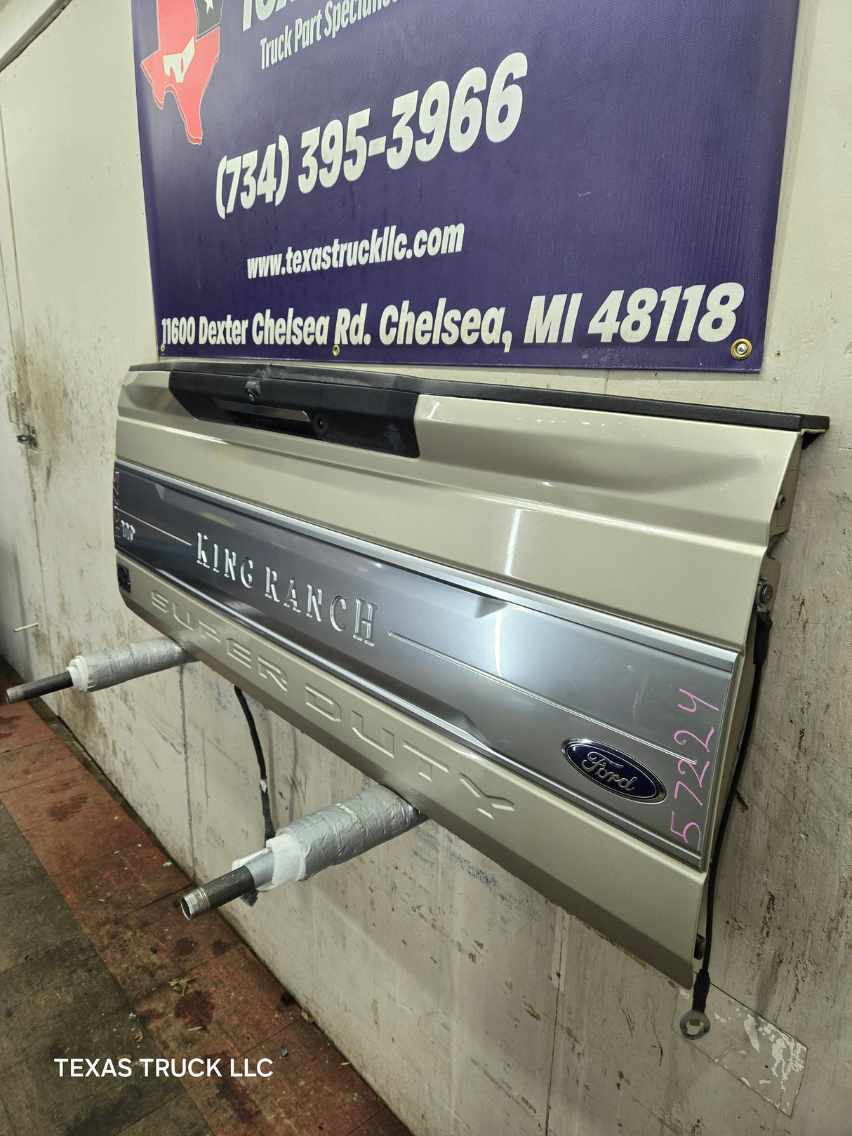 2017-2022 Ford Super Duty King Ranch Tailgate With Step & Camera F250 F350 F450 F550