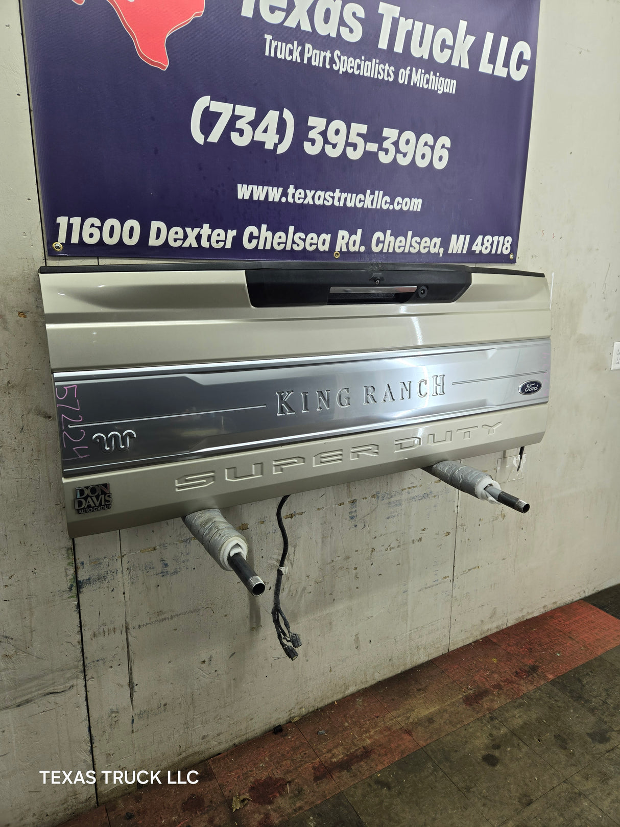 2017-2022 Ford Super Duty King Ranch Tailgate With Step & Camera F250 F350 F450 F550