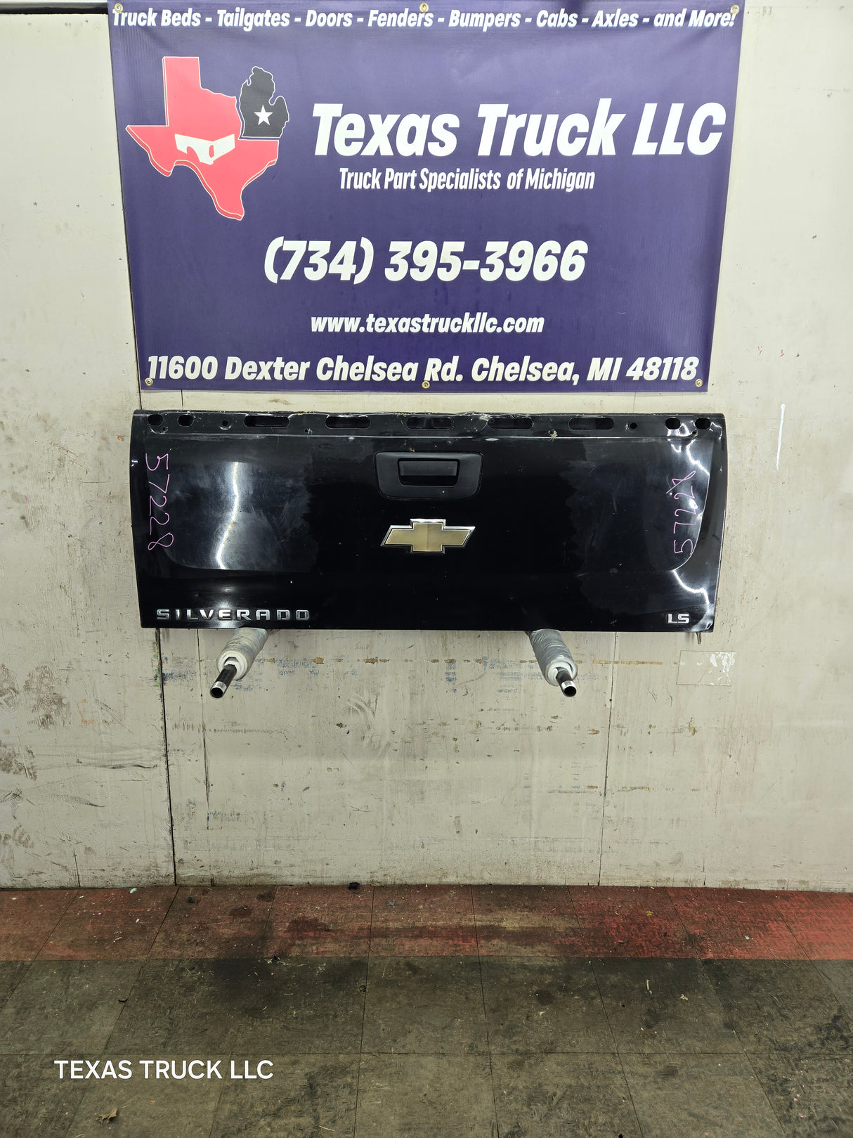 2007-2013 Chevrolet Silverado / GMC Sierra 1500 2500 3500 HD Tailgate