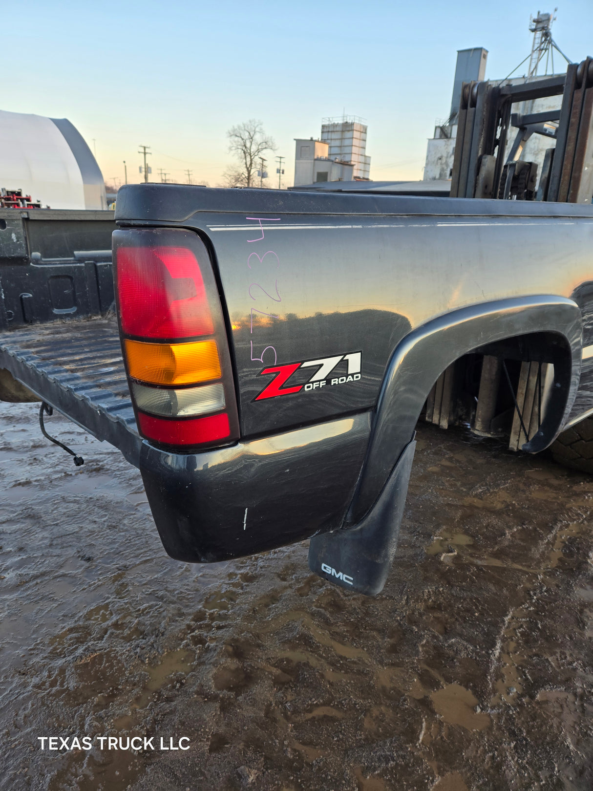 1999-2007 Chevrolet Silverado / GMC Sierra 6' 6" Short Truck Bed