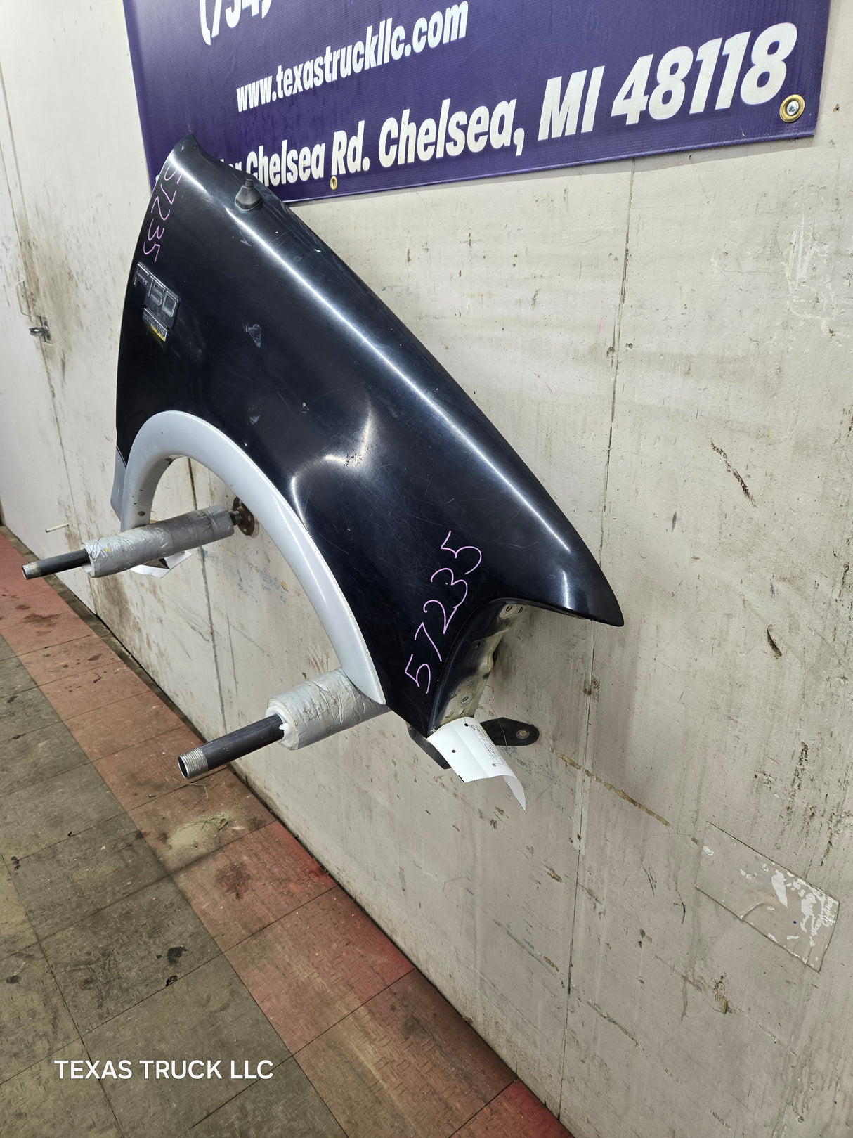 1997-2003 Ford F150 / Explorer / Expedition RH Passenger Side Front Fender