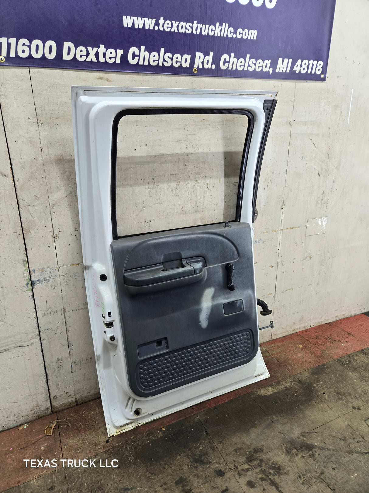 1999-2016 Ford Super Duty Driver Side Rear Door LH Crew Cab F250 F350 F450 F550