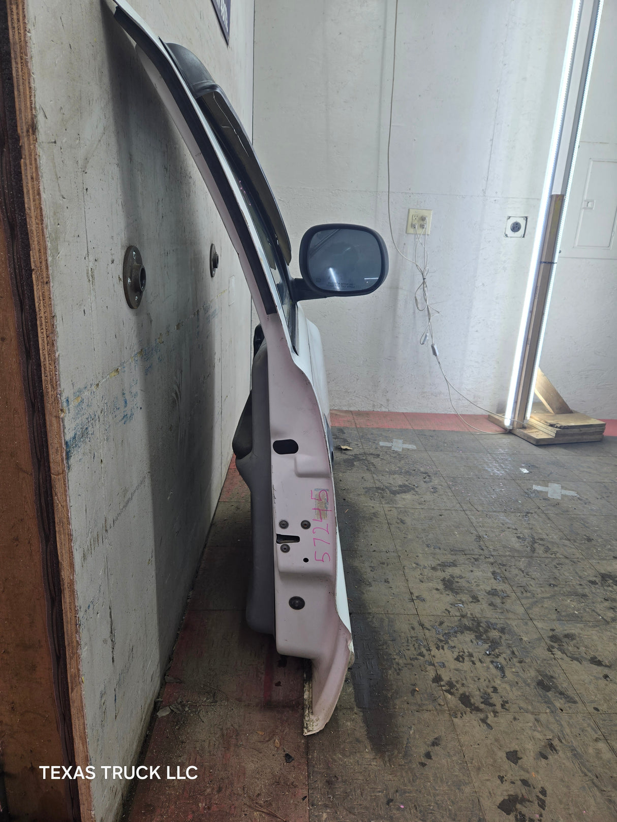 1998-2003 Dodge Durango 1st Gen RH Passenger Side Front Door