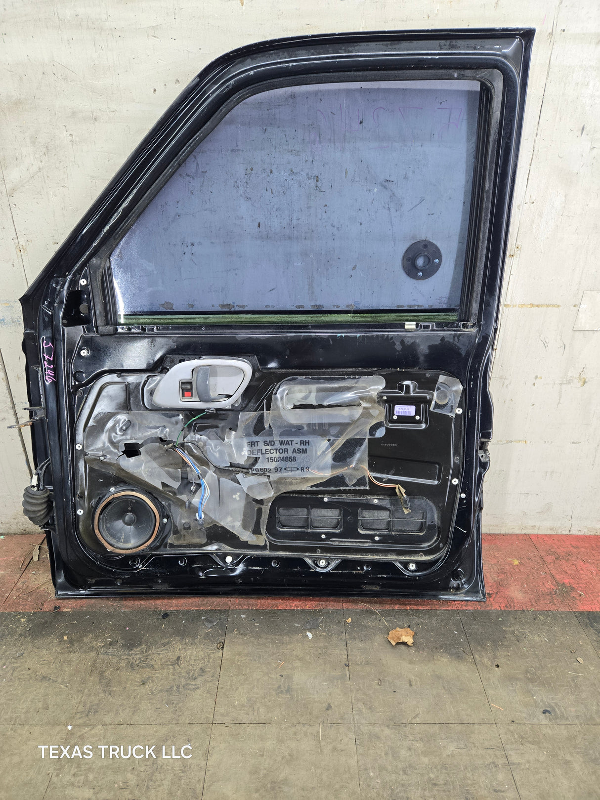 1988-2000 Chevrolet Silverado Suburban GMC Sierra RH Front Passenger Door