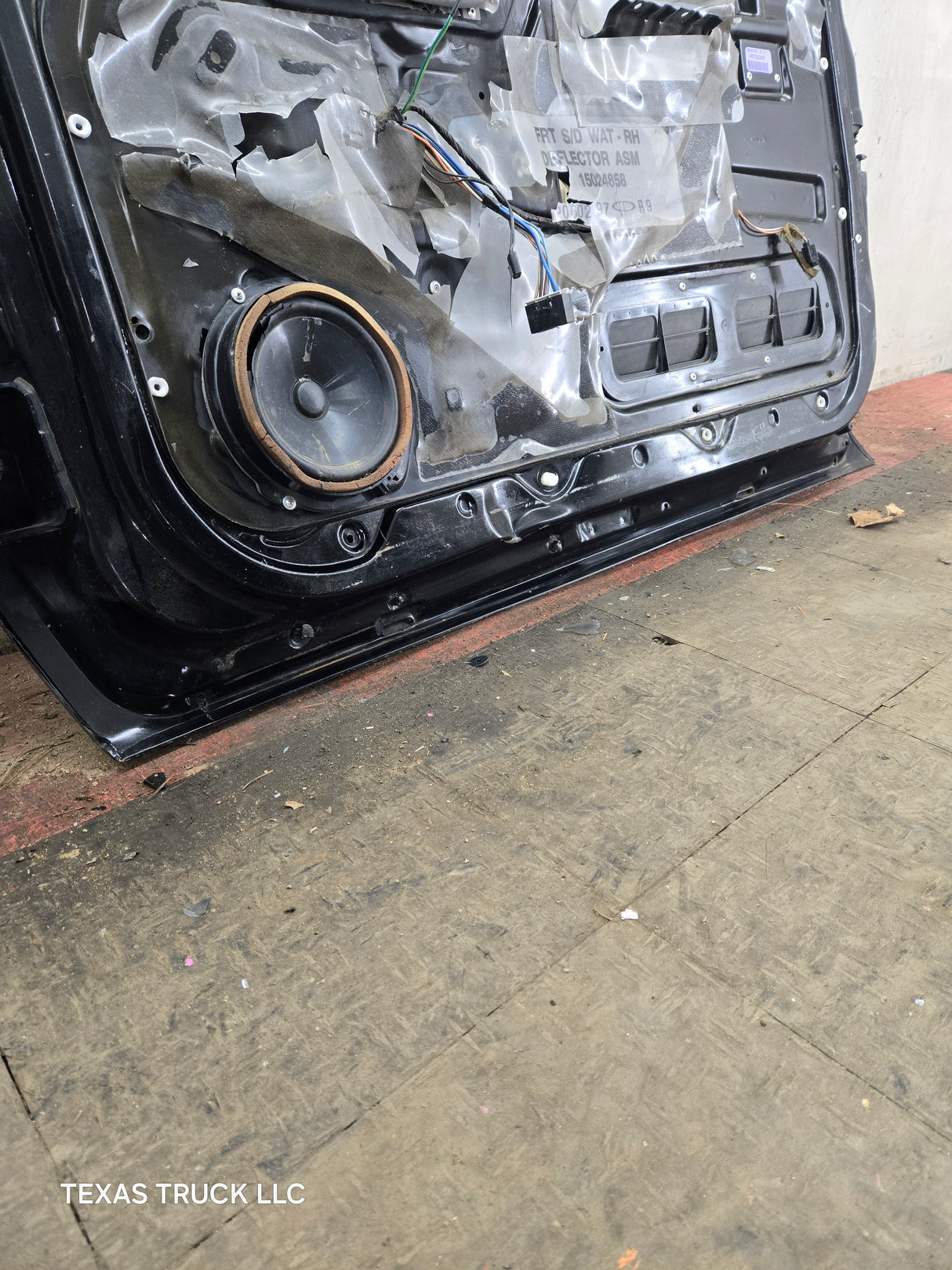 1988-2000 Chevrolet Silverado Suburban GMC Sierra RH Front Passenger Door