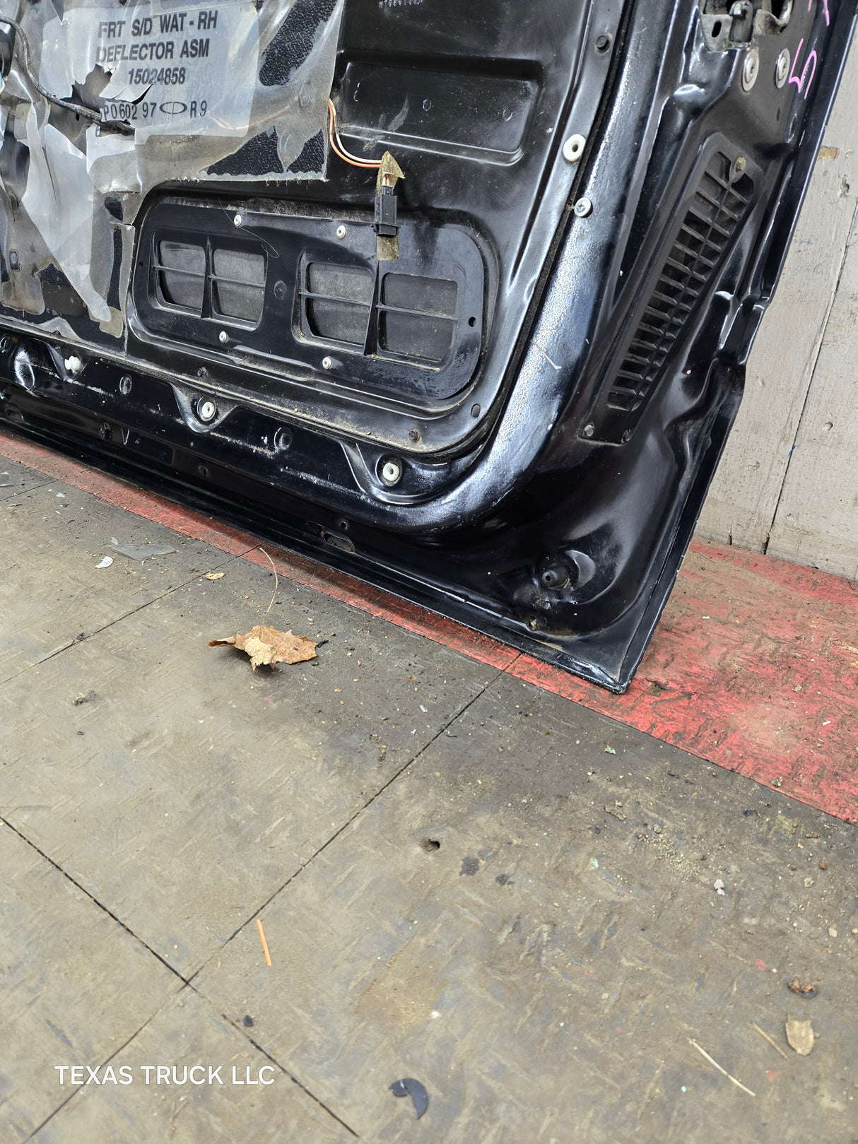 1988-2000 Chevrolet Silverado Suburban GMC Sierra RH Front Passenger Door