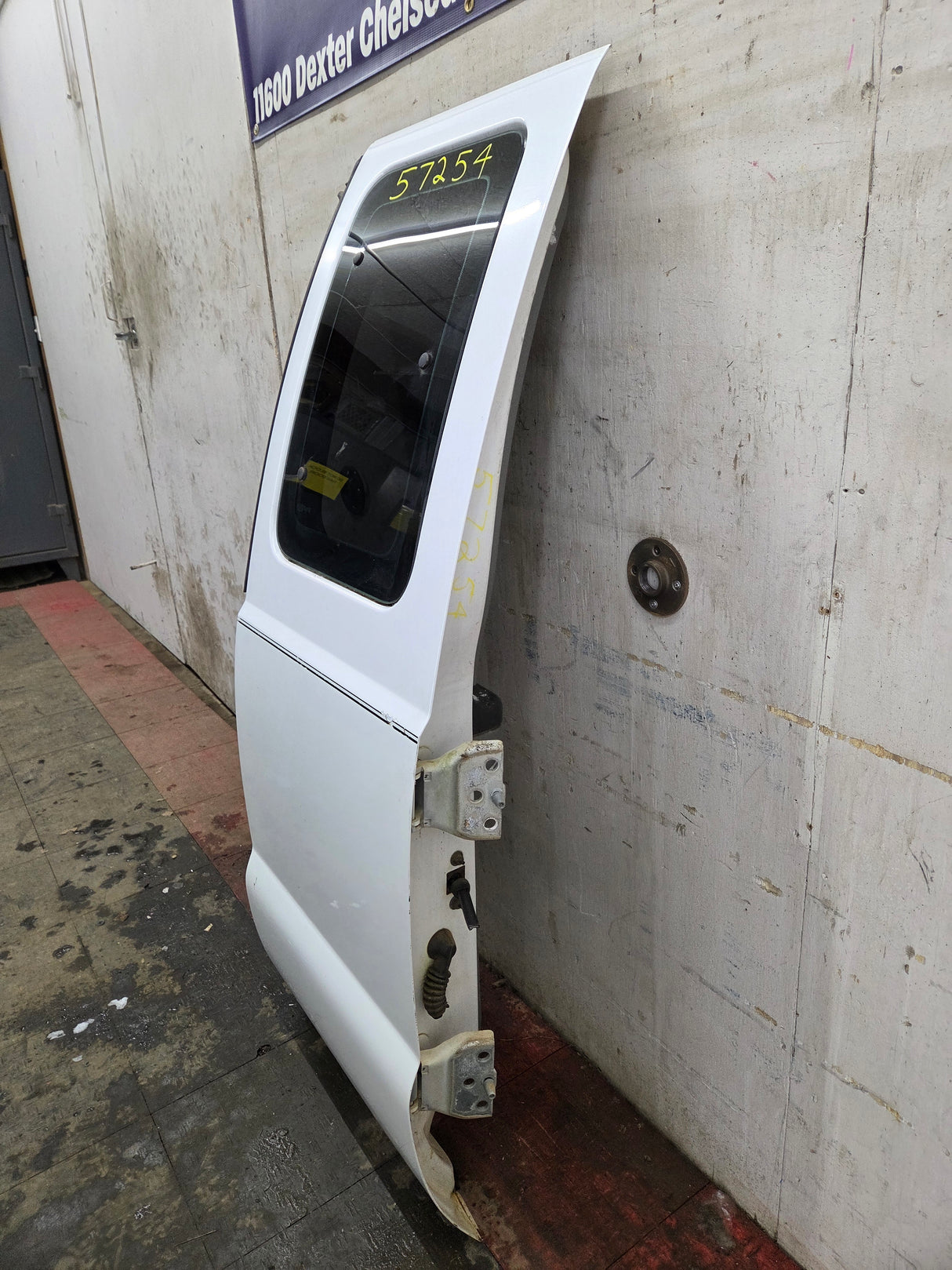 1999-2007 Ford Super Duty F250 F350 F450 F550 LH Extended Cab Driver Rear Door