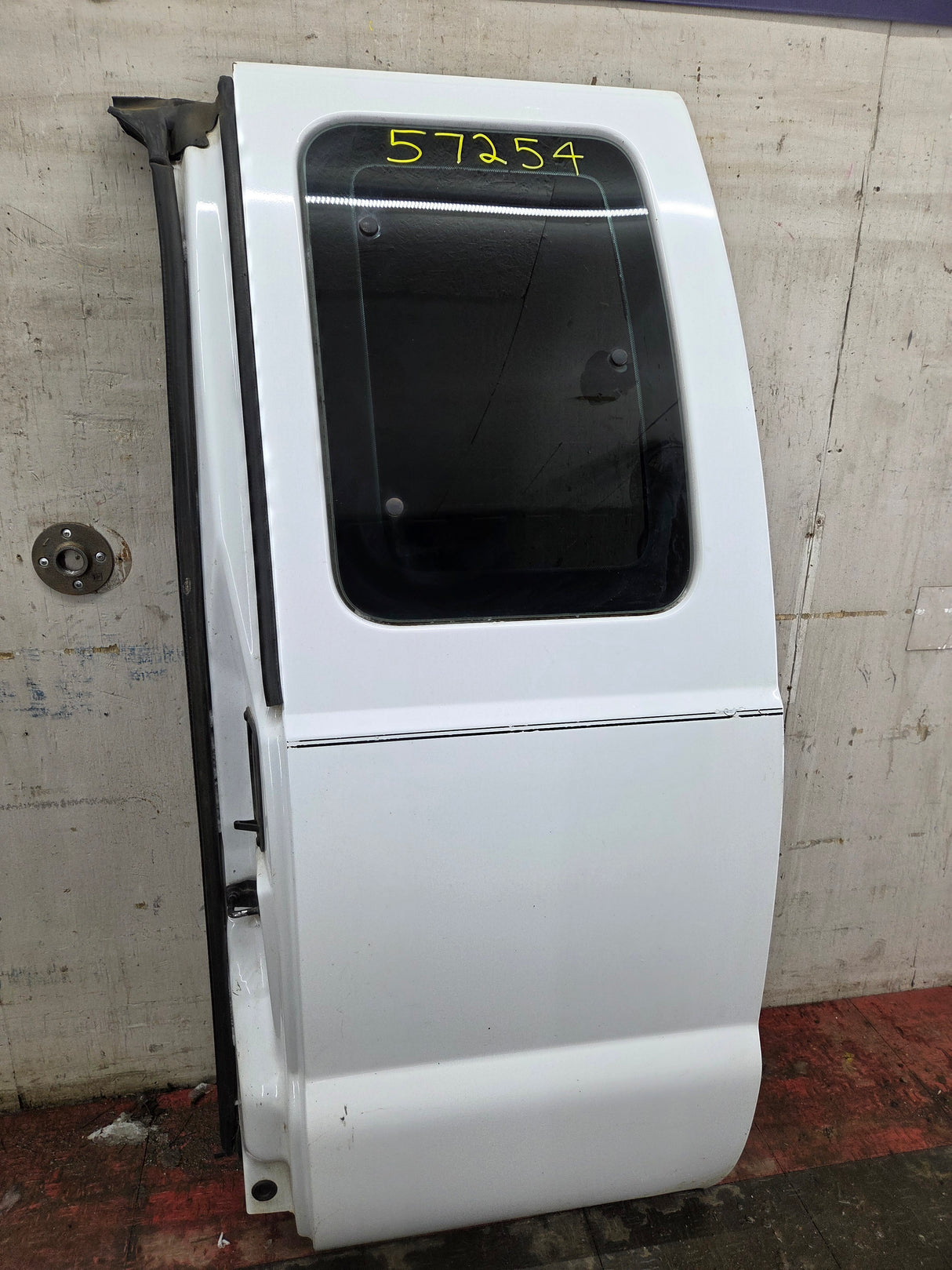 1999-2007 Ford Super Duty F250 F350 F450 F550 LH Extended Cab Driver Rear Door