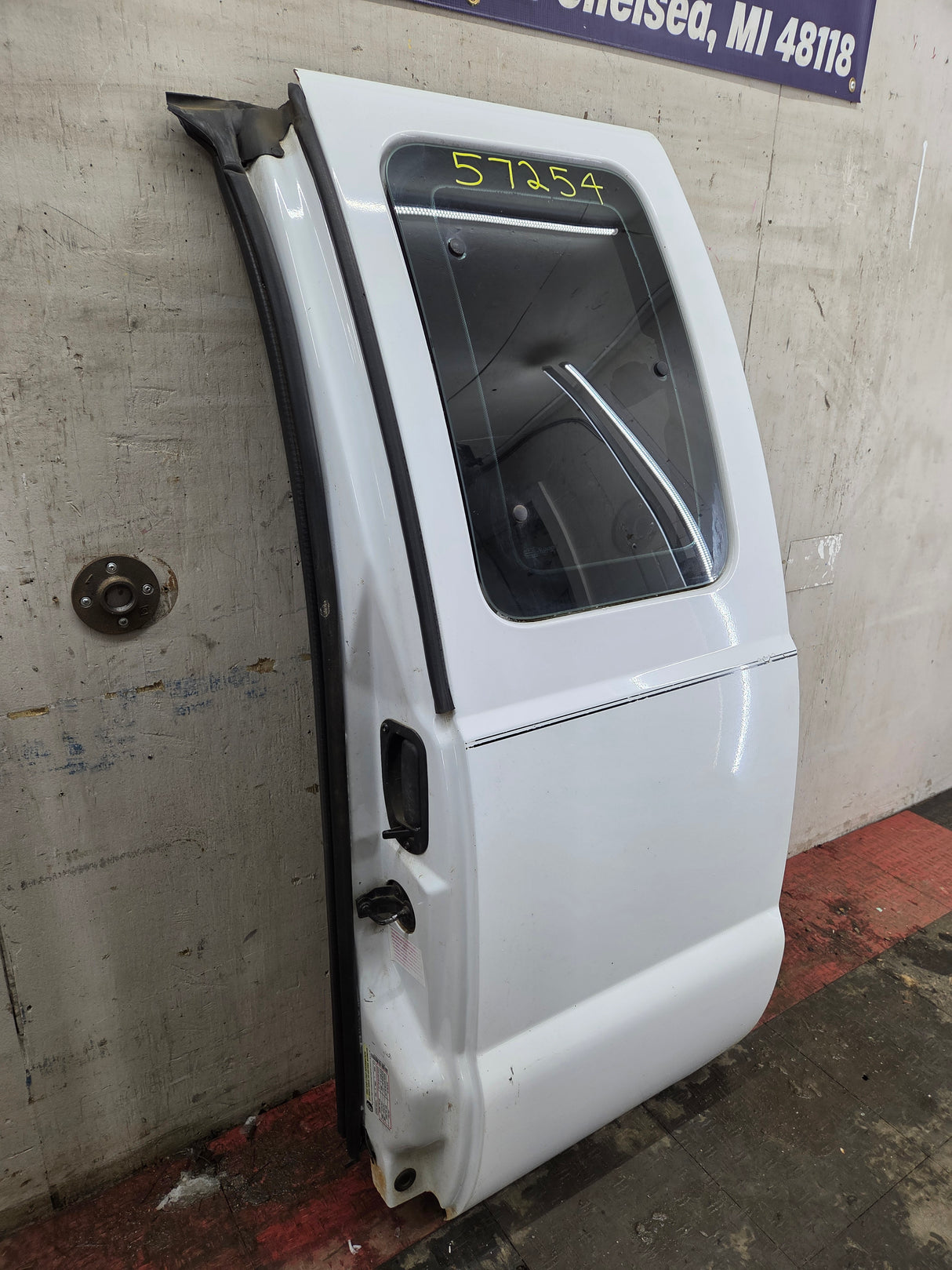 1999-2007 Ford Super Duty F250 F350 F450 F550 LH Extended Cab Driver Rear Door