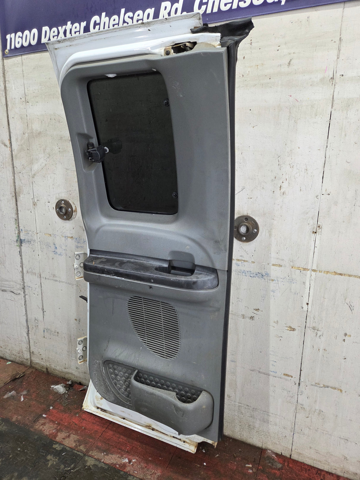 1999-2007 Ford Super Duty F250 F350 F450 F550 LH Extended Cab Driver Rear Door