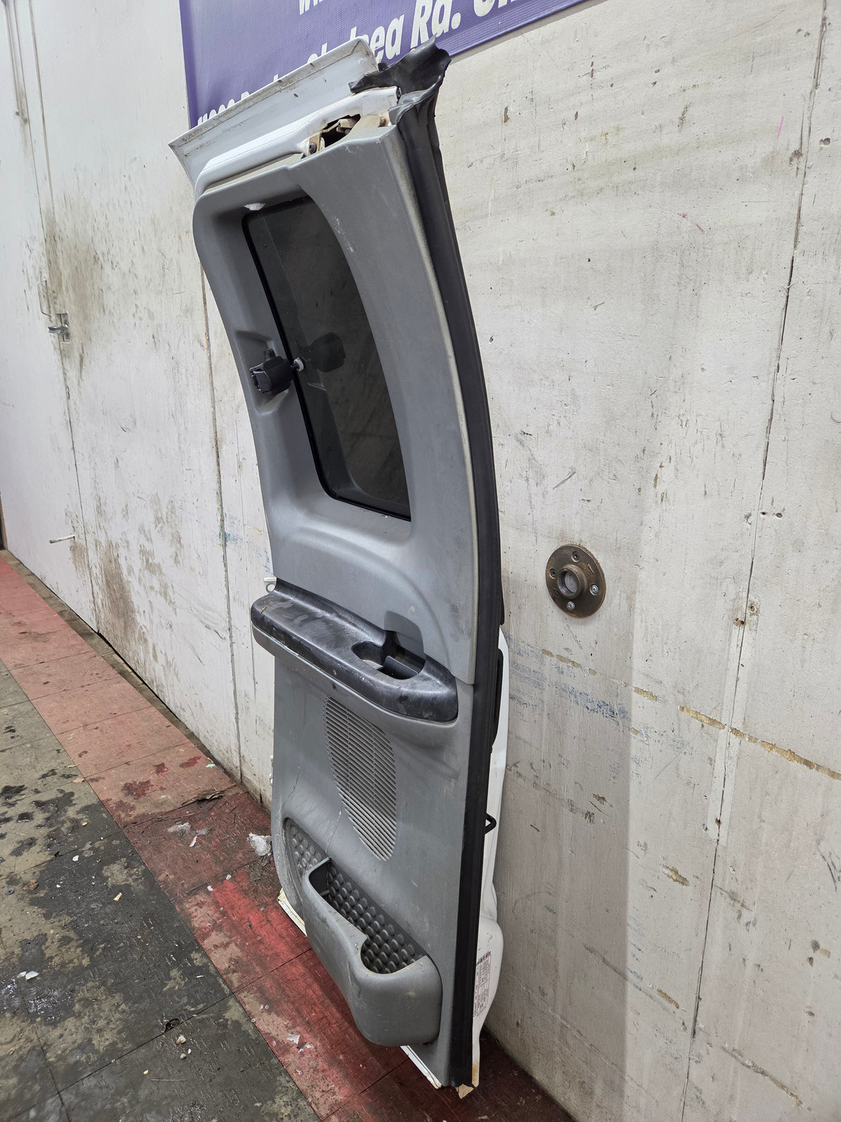 1999-2007 Ford Super Duty F250 F350 F450 F550 LH Extended Cab Driver Rear Door