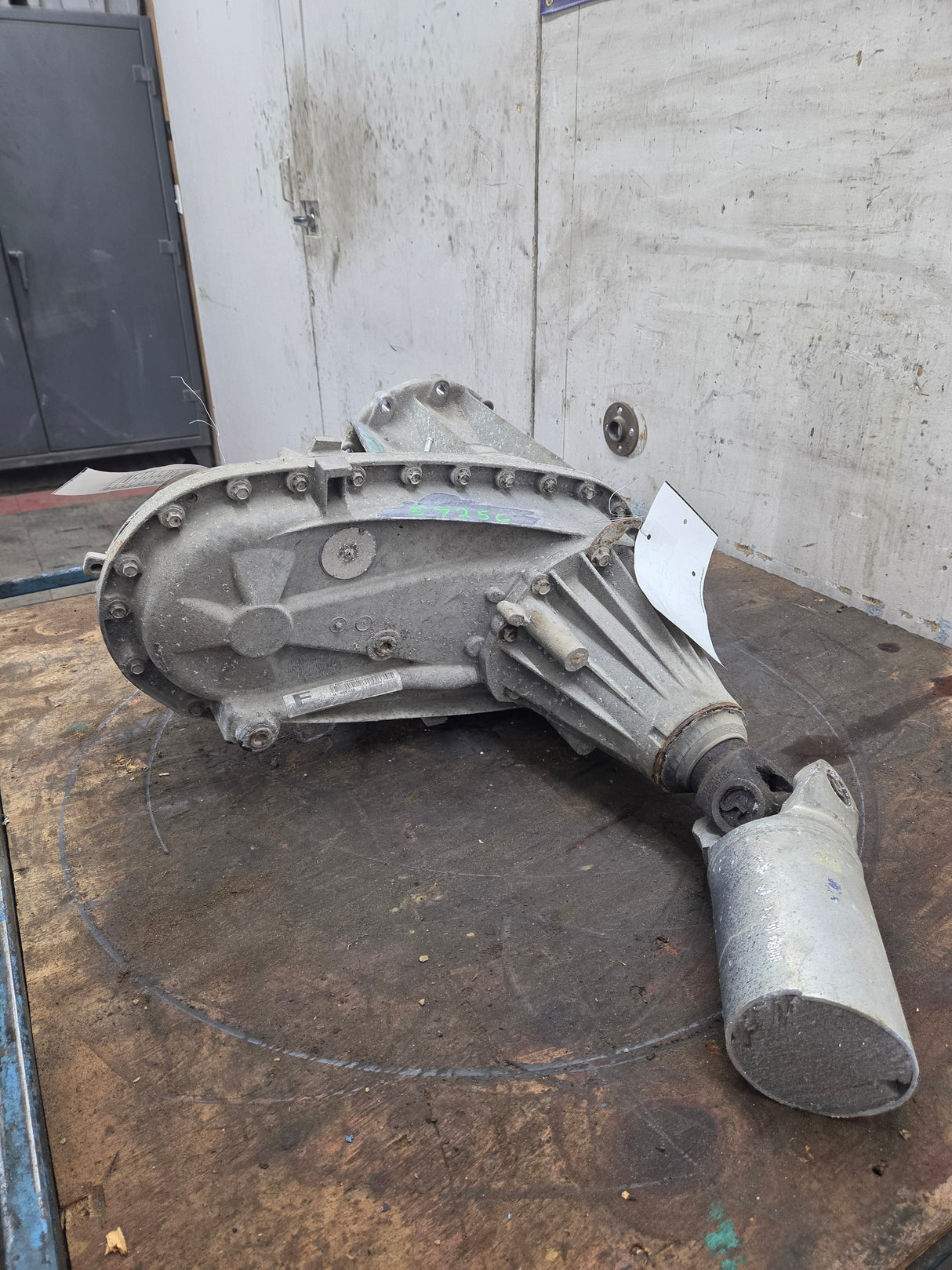 2011-2016 6.2L 6.7L Power Stroke Transfer Case slip yoke Electric Shift Ford F250 F350 F450 F550 Super Duty