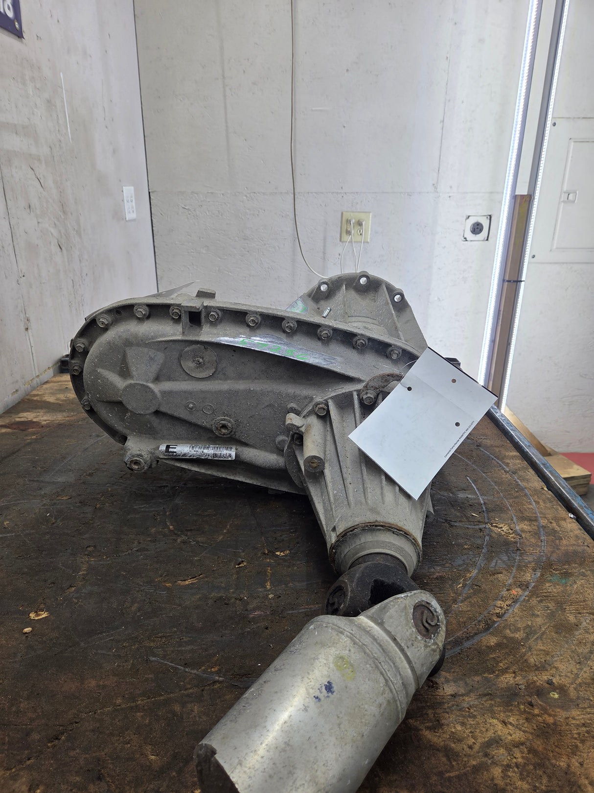 2011-2016 6.2L 6.7L Power Stroke Transfer Case slip yoke Electric Shift Ford F250 F350 F450 F550 Super Duty