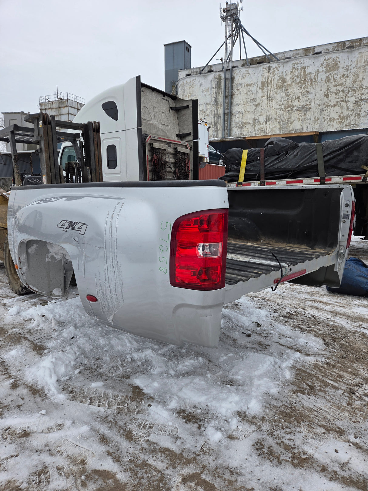 2007-2013 Chevrolet Silverado / GMC Sierra 3500 HD 8' Dually Bed