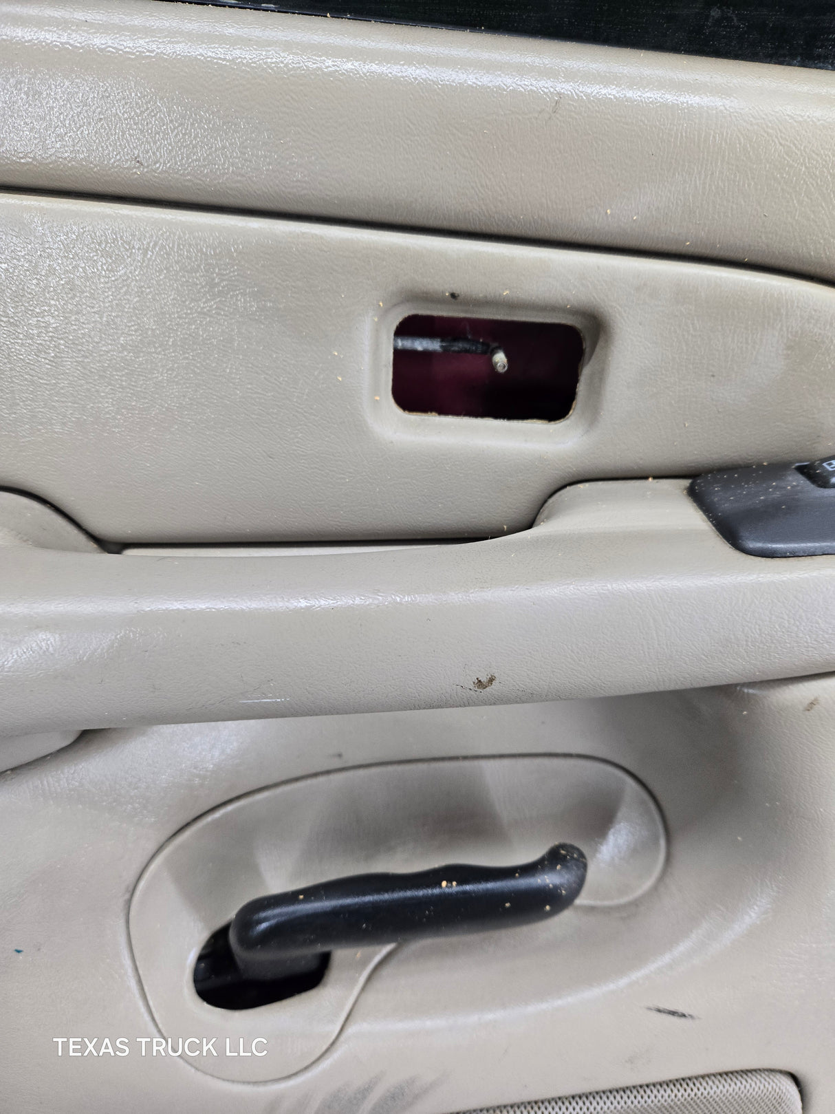 1999-2007 Chevrolet Silverado / GMC Sierra 1500 2500 3500 HD Driver side LH Crew Cab rear door