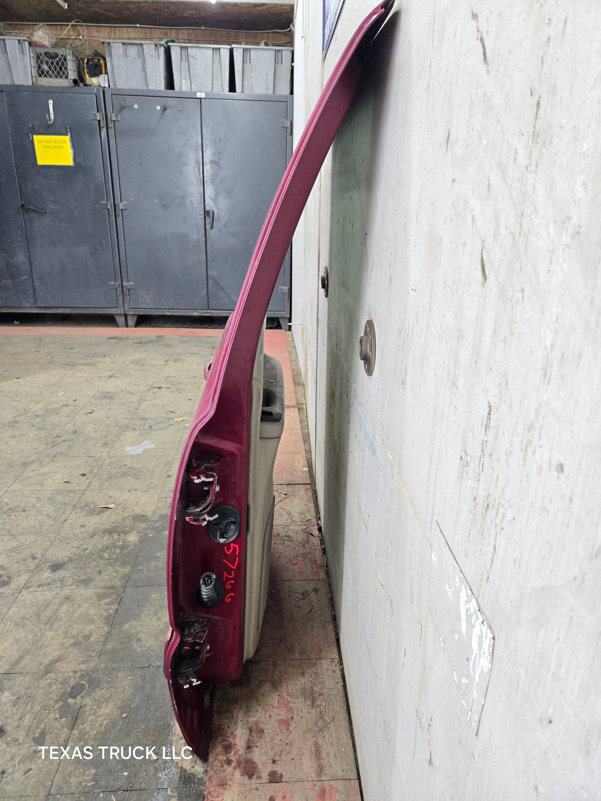 1999-2006 Chevrolet Silverado / GMC Sierra 1500 2500 3500 HD Passenger side Crew Cab rear door RH